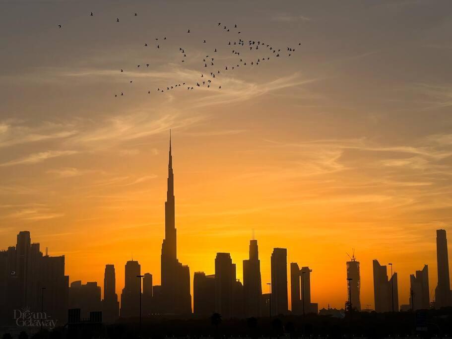 Bright 1bdr Massive Terrace Overlooking Downtown Apartment Dubai