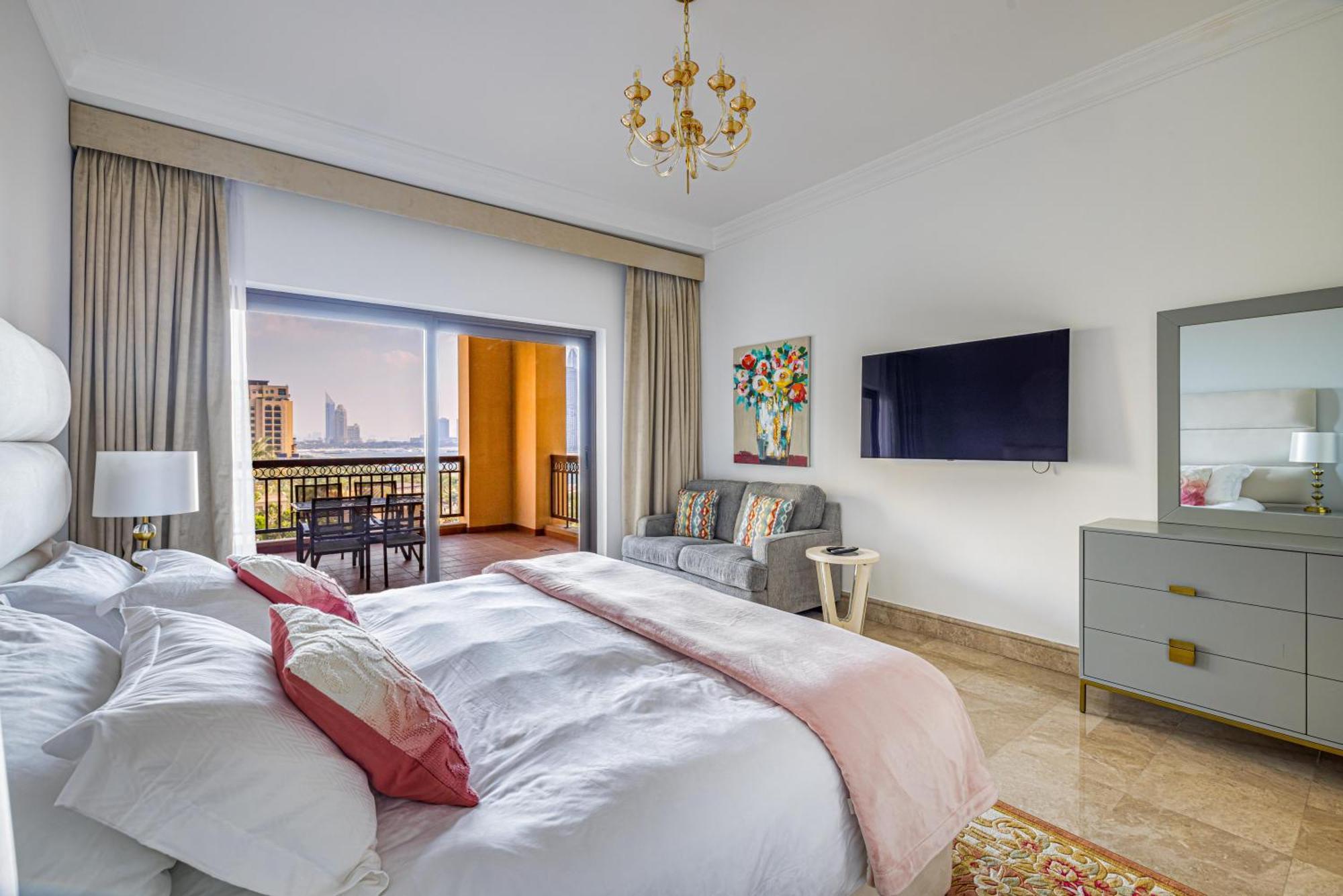 Fairmont North 2br Balcony Sea View Apartment Dubai