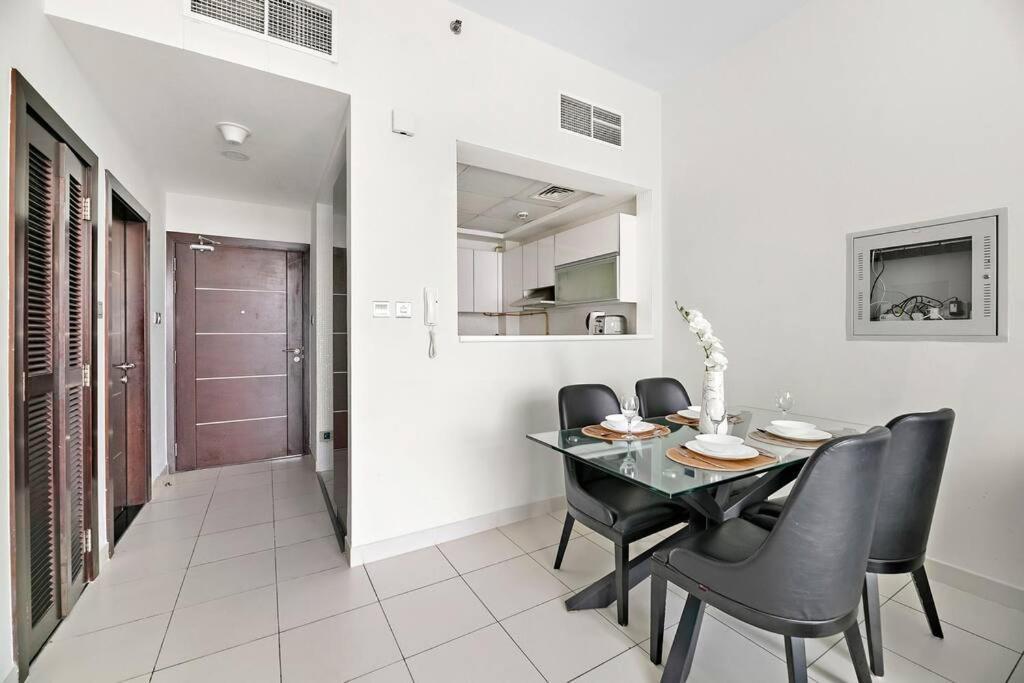 Stonetree - Furnished 1 Bedroom - Glitz 3 Apartment