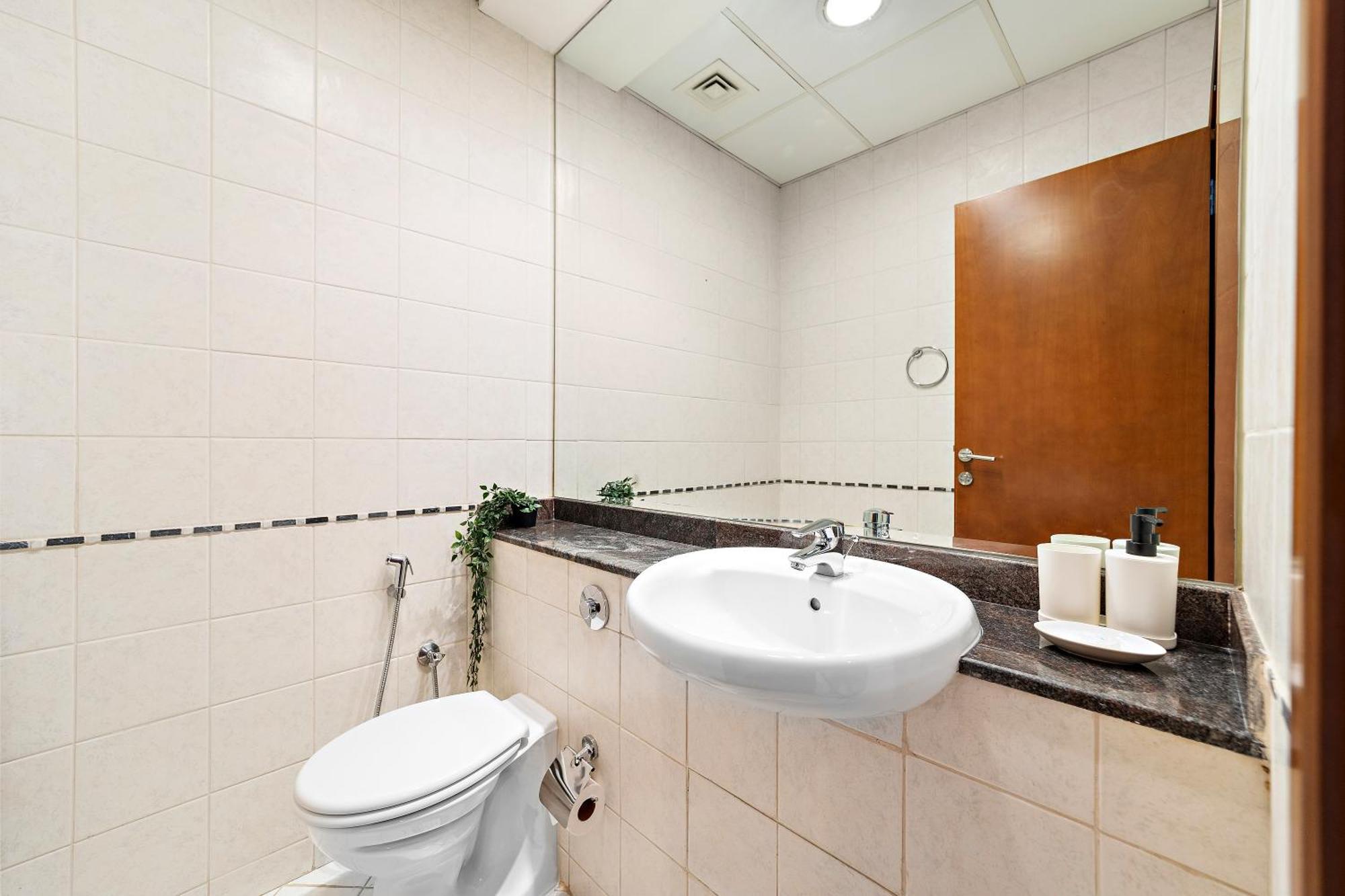 Apartment Splendid 1br In Marina