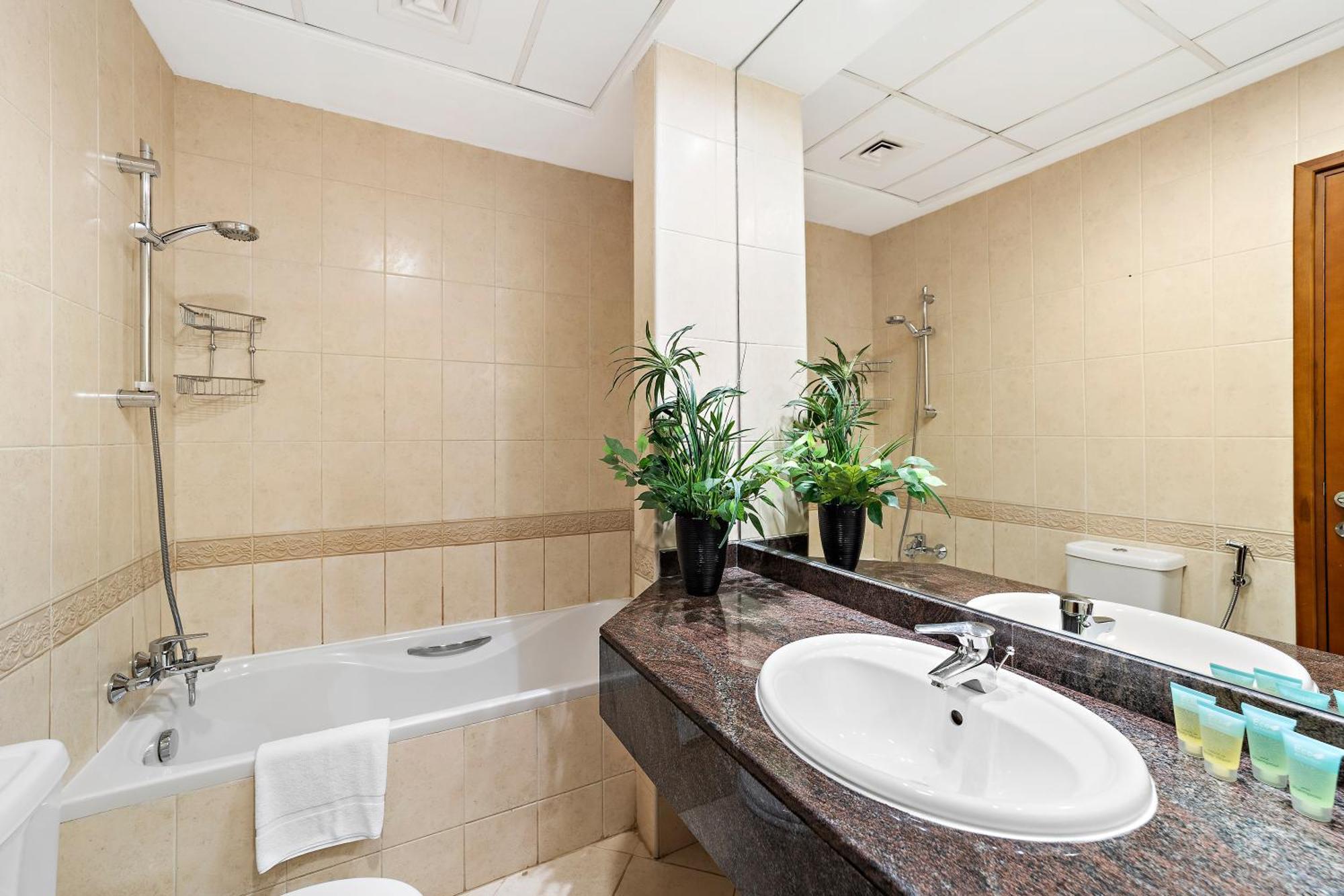 Splendid 1br In Marina Apartment