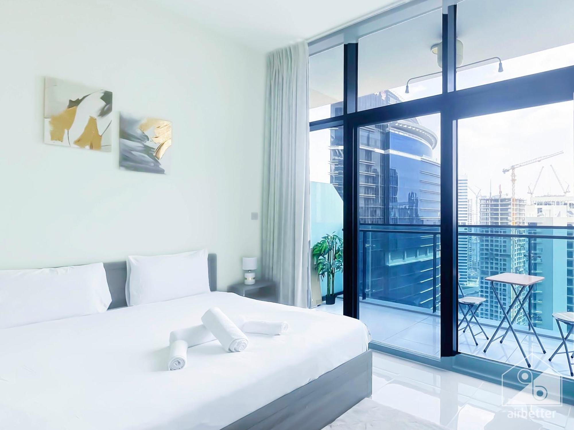 Stunning 1b With Balcony In The Heart Of Apartment