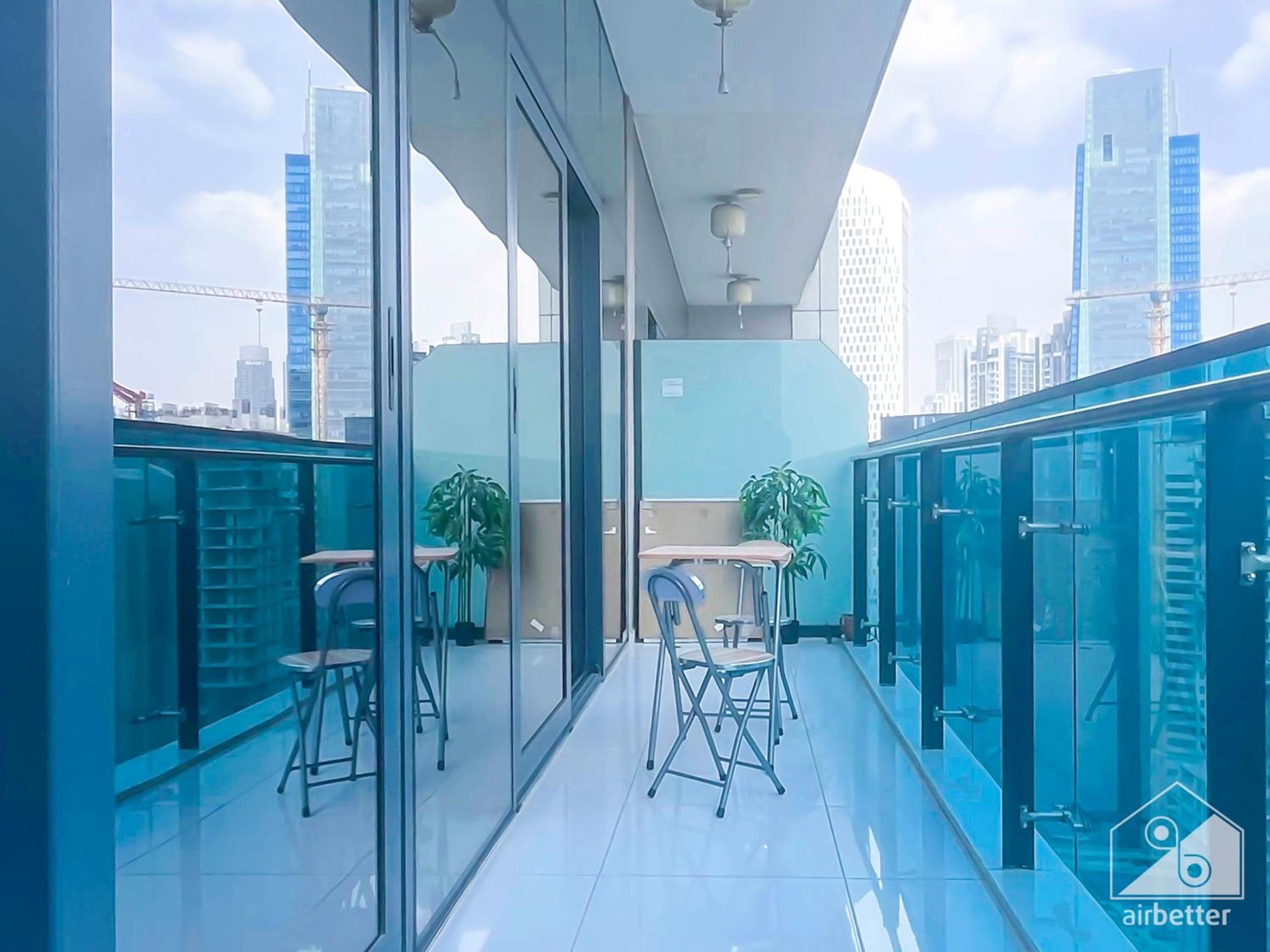 Stunning 1b With Balcony In The Heart Of Apartment Dubai