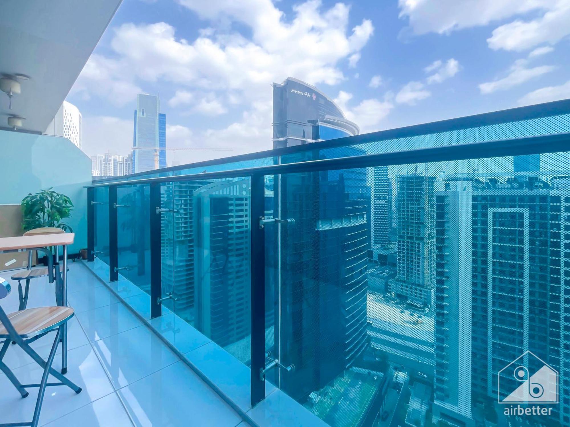 Stunning 1b With Balcony In The Heart Of * Dubai