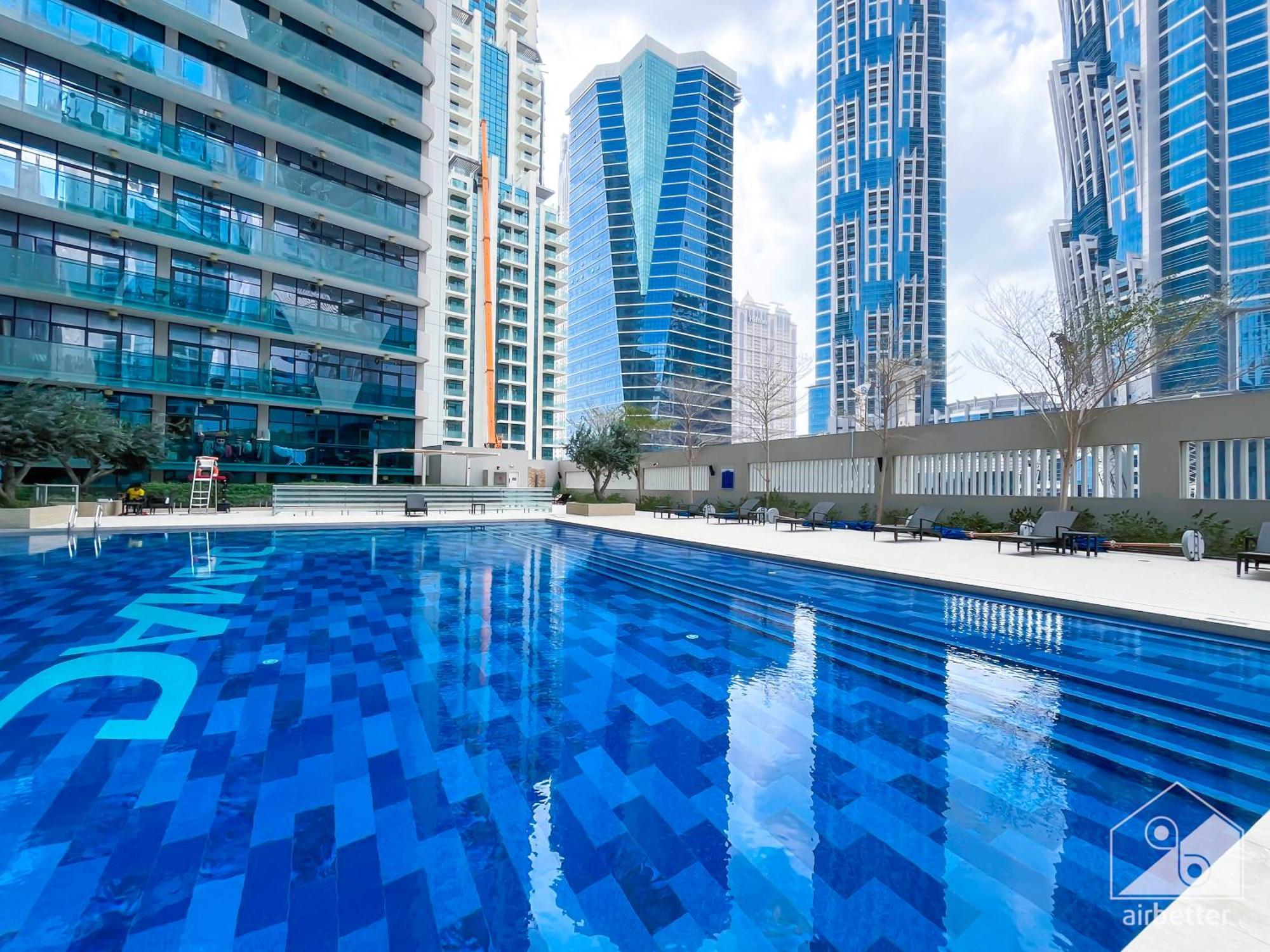 Apartment Stunning 1b With Balcony In The Heart Of