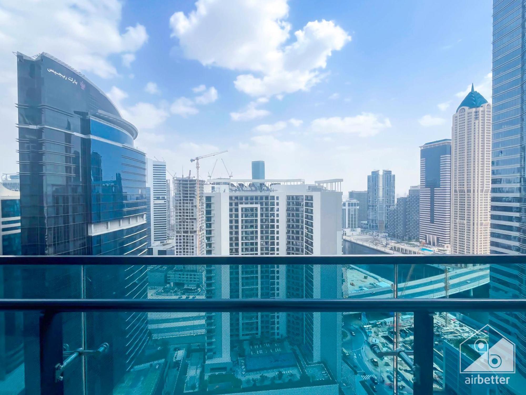 Stunning 1b With Balcony In The Heart Of * Dubai