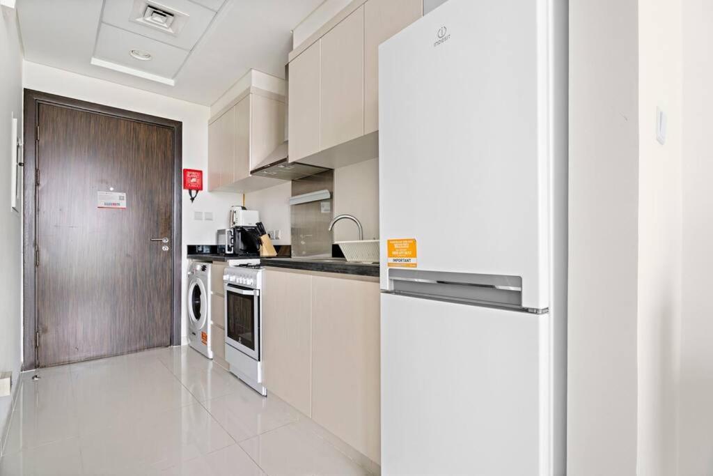 Cozy In Damac Hills Apartment