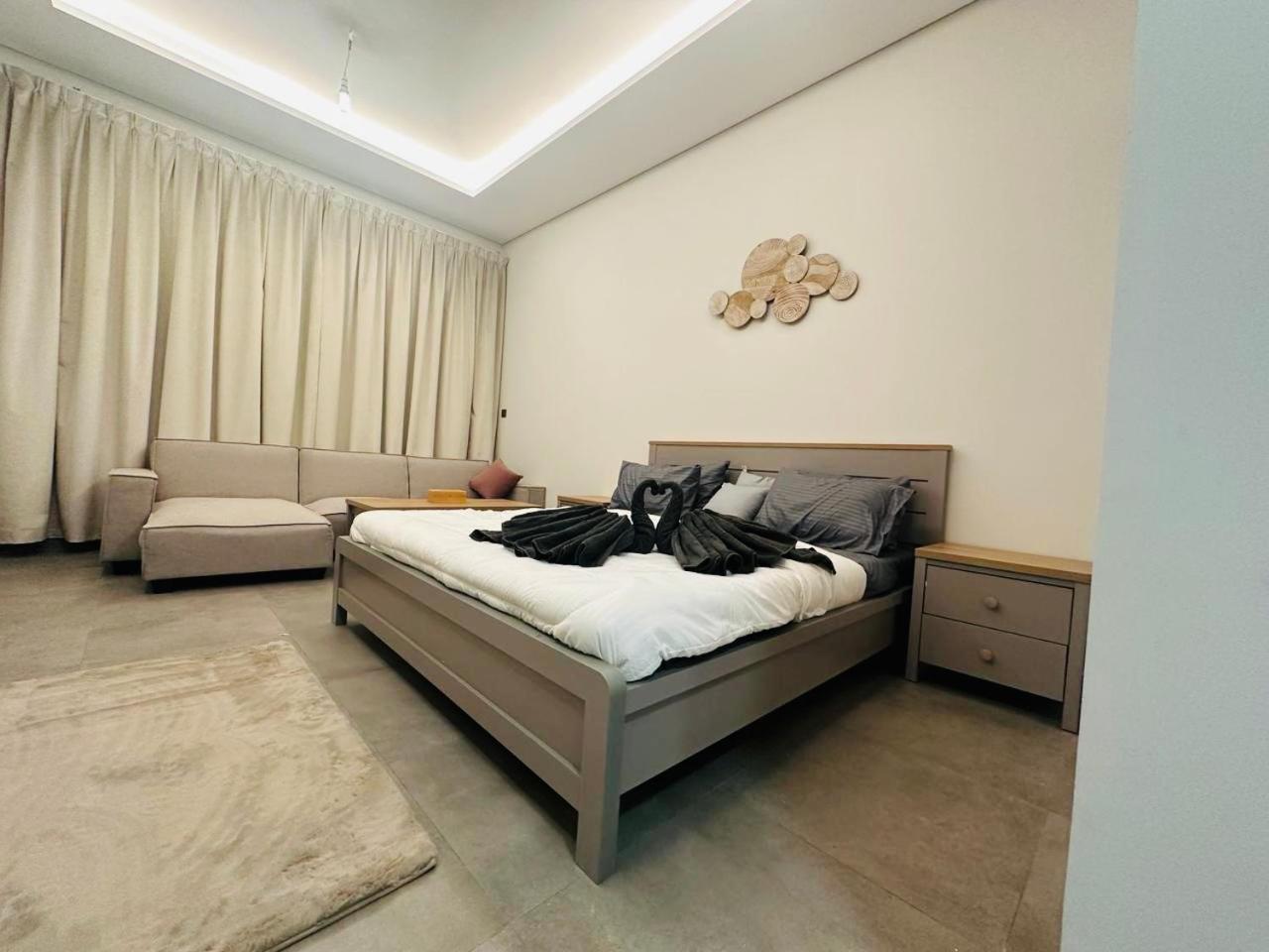Retreat At Business Bay! 5 Mins From Downtown * Dubai