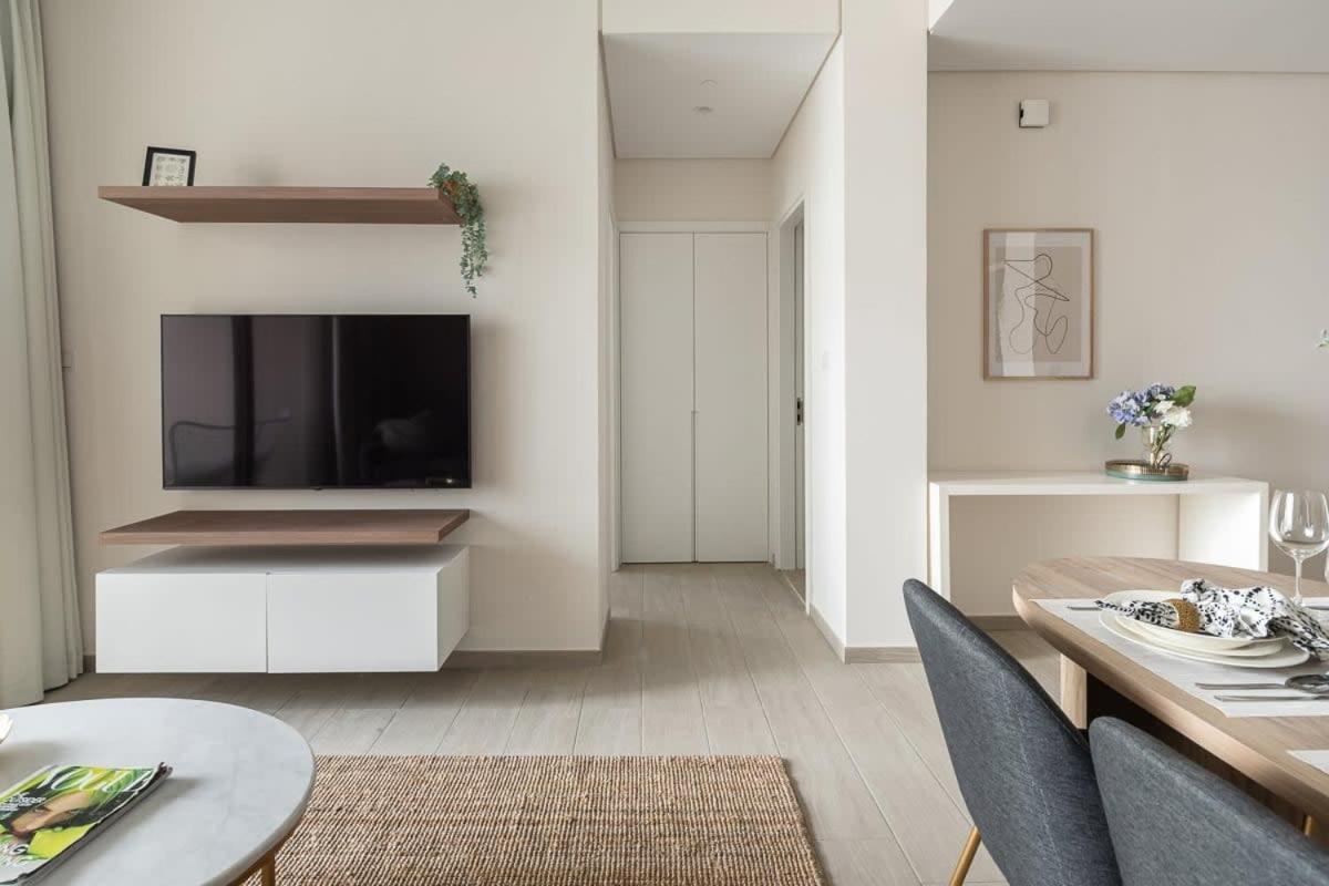 Frank Porter - Wilton Terraces 1 * Dubai