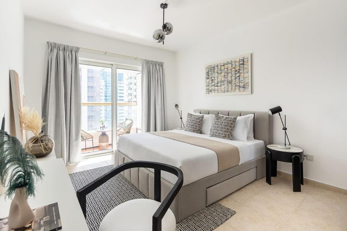 Frank Porter - Elite Apartment Dubai