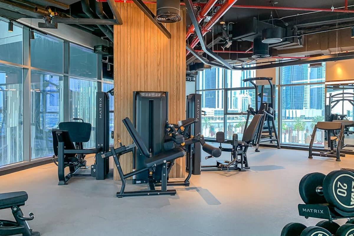 Frank Porter - 15 Northside Tower 2a Dubai