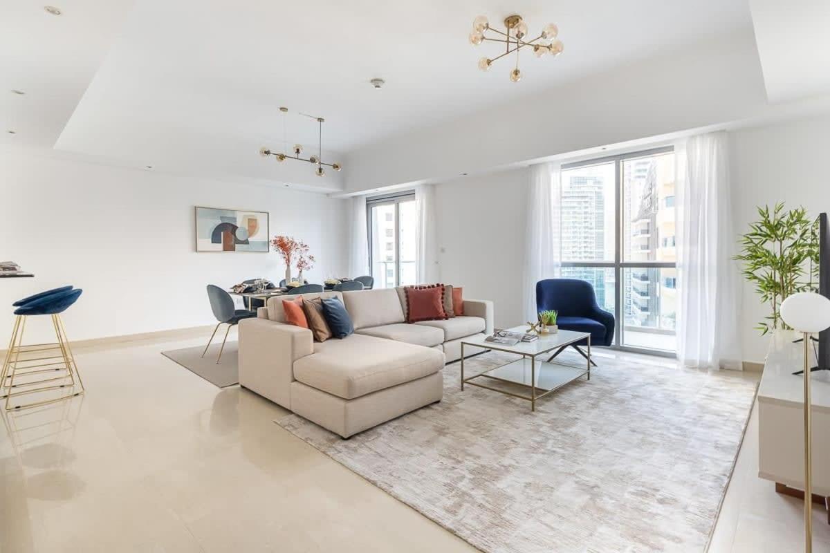 Frank Porter - The Jwls T2 Apartment *