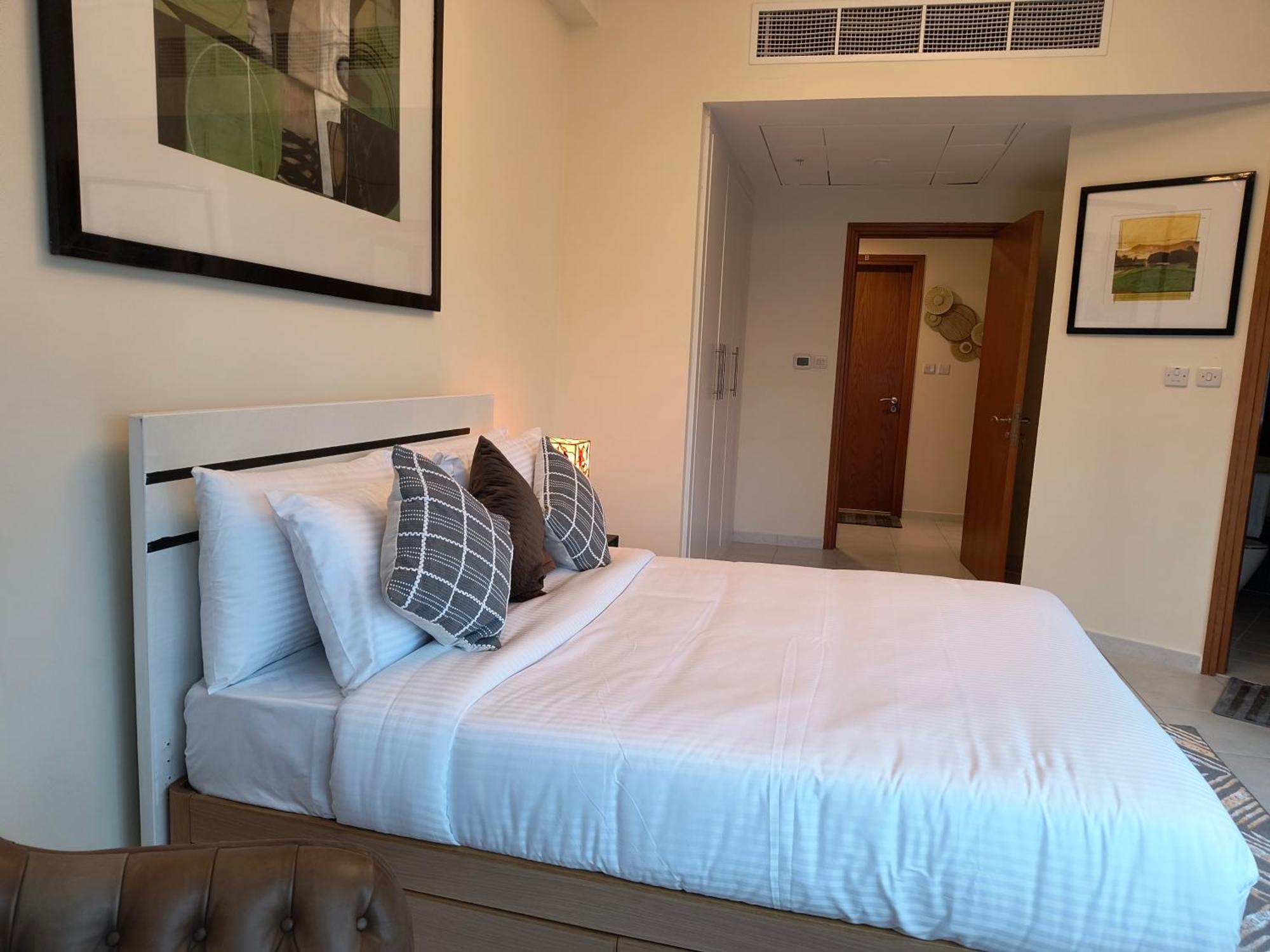 Trinity Homes - Sheikh Zayed Road Near To Financial Center Metro Station Apartment *