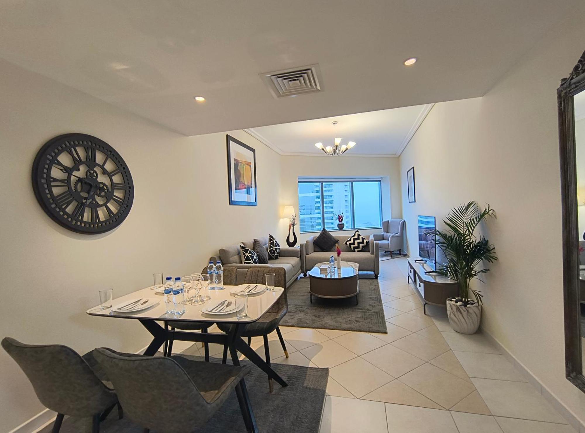Trinity Homes - Sheikh Zayed Road Near To Financial Center Metro Station Apartment *
