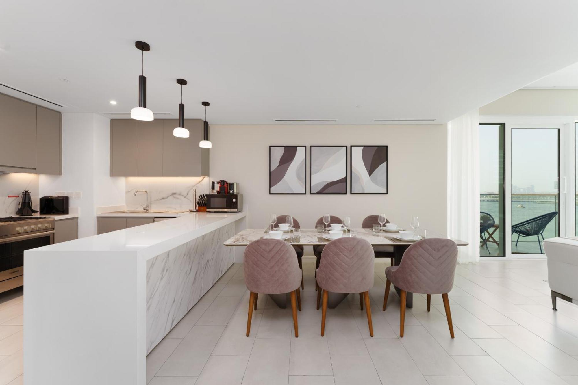 Beachfront Luxury Living At La Vie Jbr