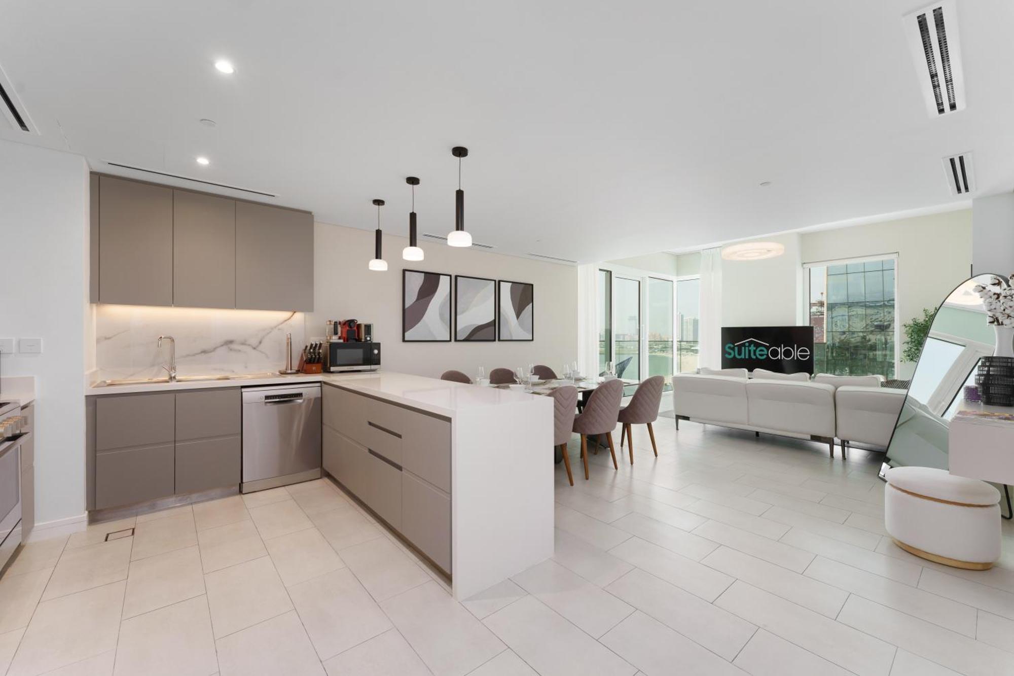 Beachfront Luxury Living At La Vie Jbr