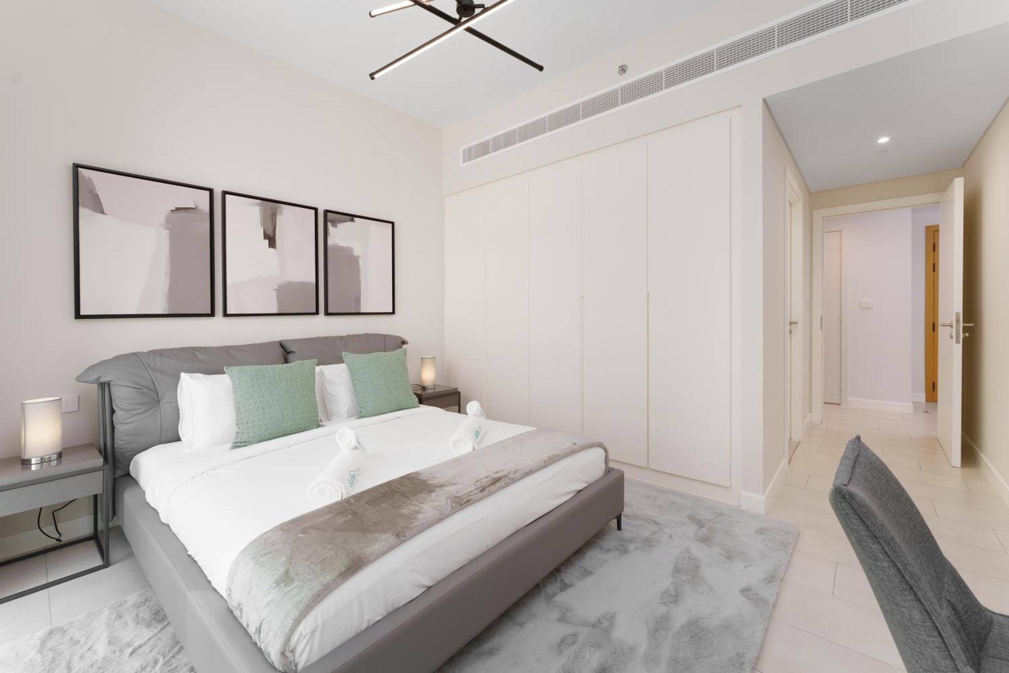 Beachfront Luxury Living At La Vie Jbr