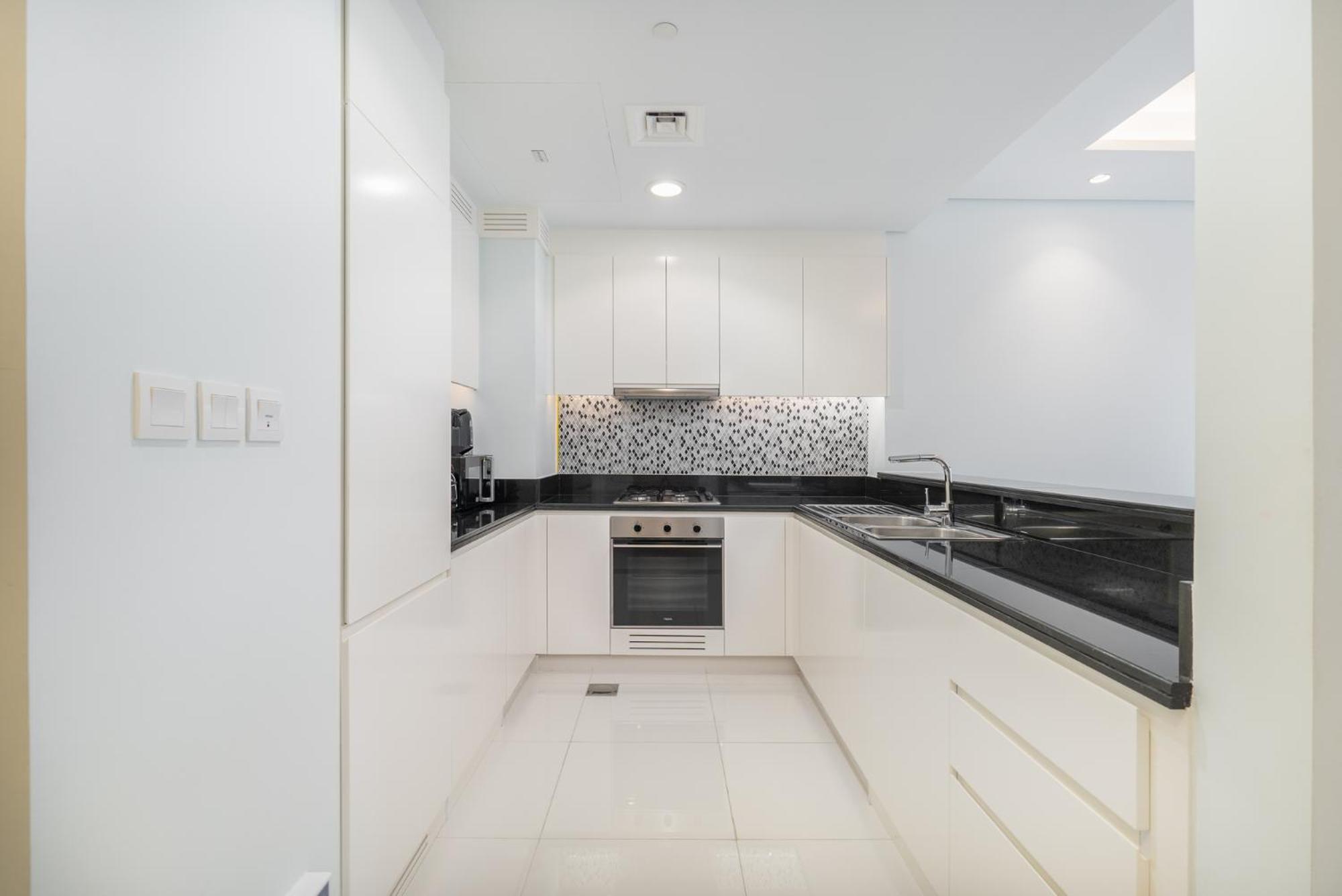 Stylish 2bedroom W Infinity Pool On The 64th Floor Apartment