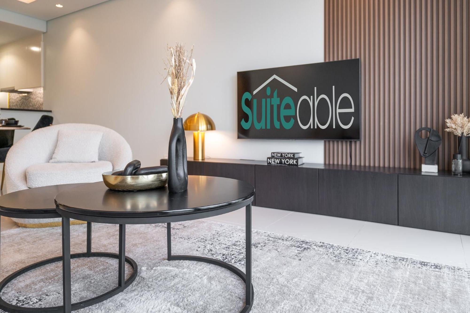 Stylish 2bedroom W Infinity Pool On The 64th Floor Apartment *