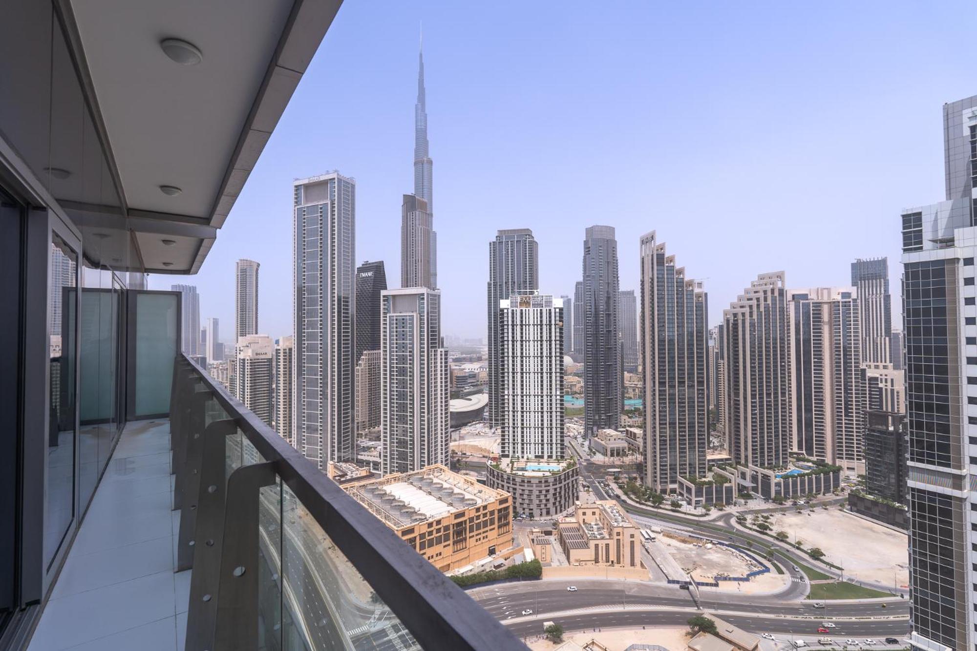 Stylish 2bedroom W Infinity Pool On The 64th Floor Apartment Dubai