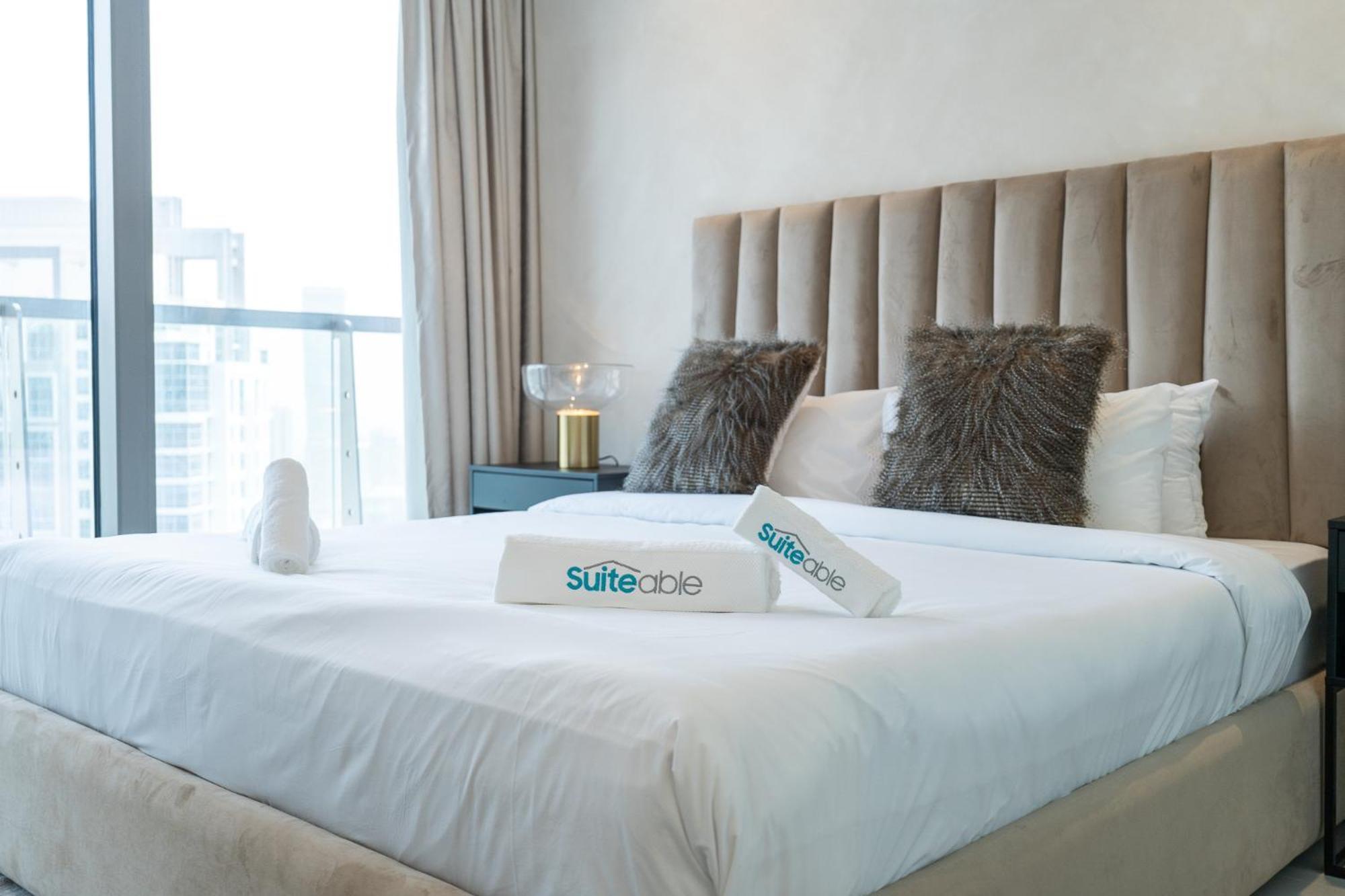 Stylish 2bedroom W Infinity Pool On The 64th Floor Apartment Dubai