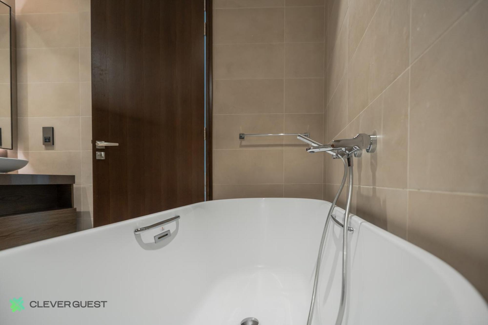 Clever Guest 018 Jl Marina Gate Apartment *
