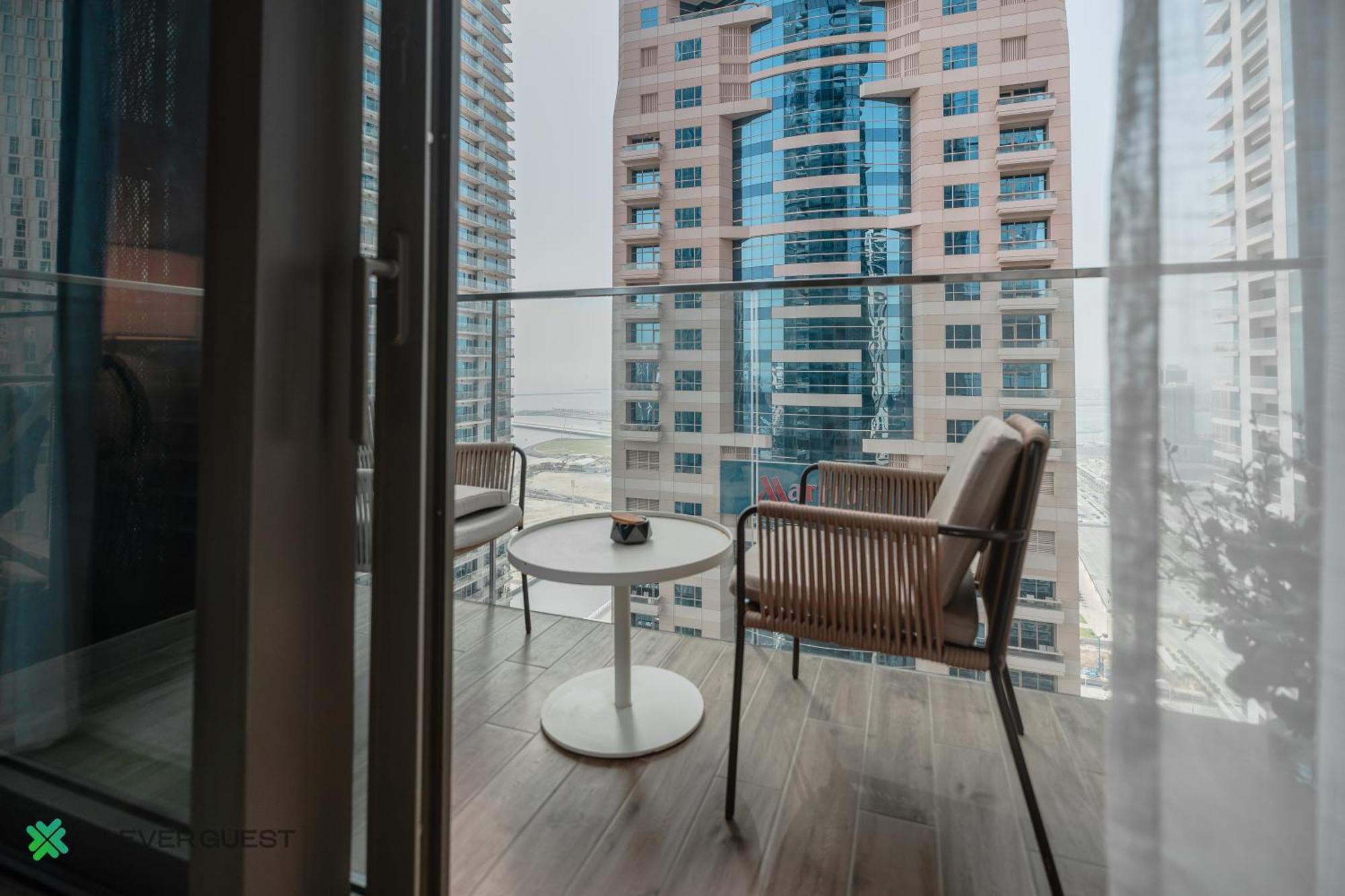 Clever Guest 018 Jl Marina Gate Dubai