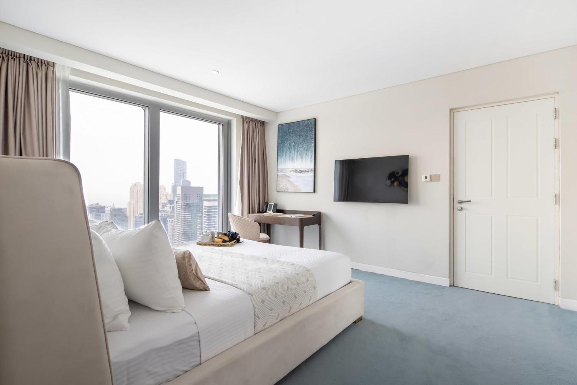 Frank Porter - Emaar Residences Marina Apartment Dubai
