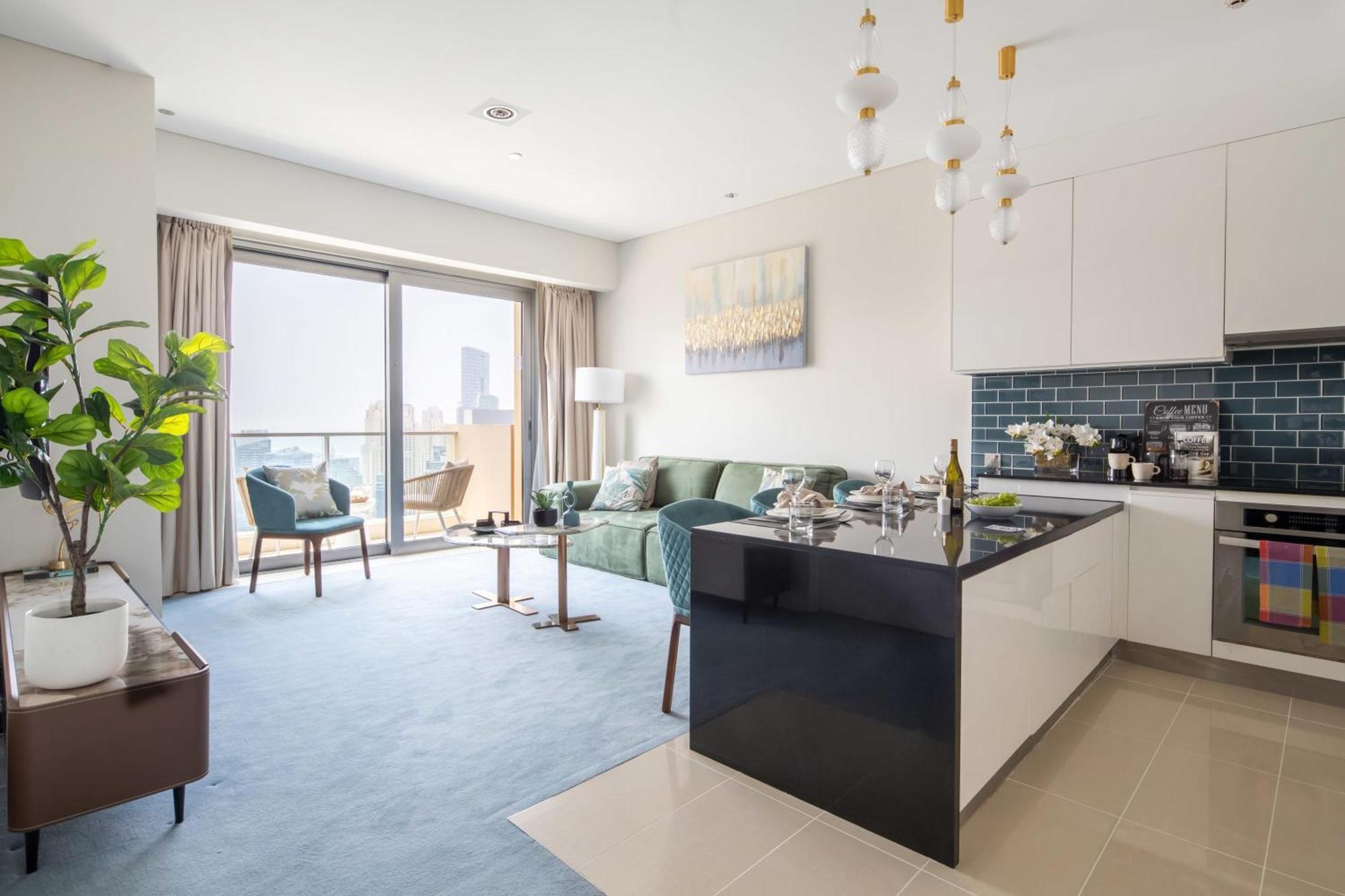 Frank Porter - Emaar Residences Marina Apartment