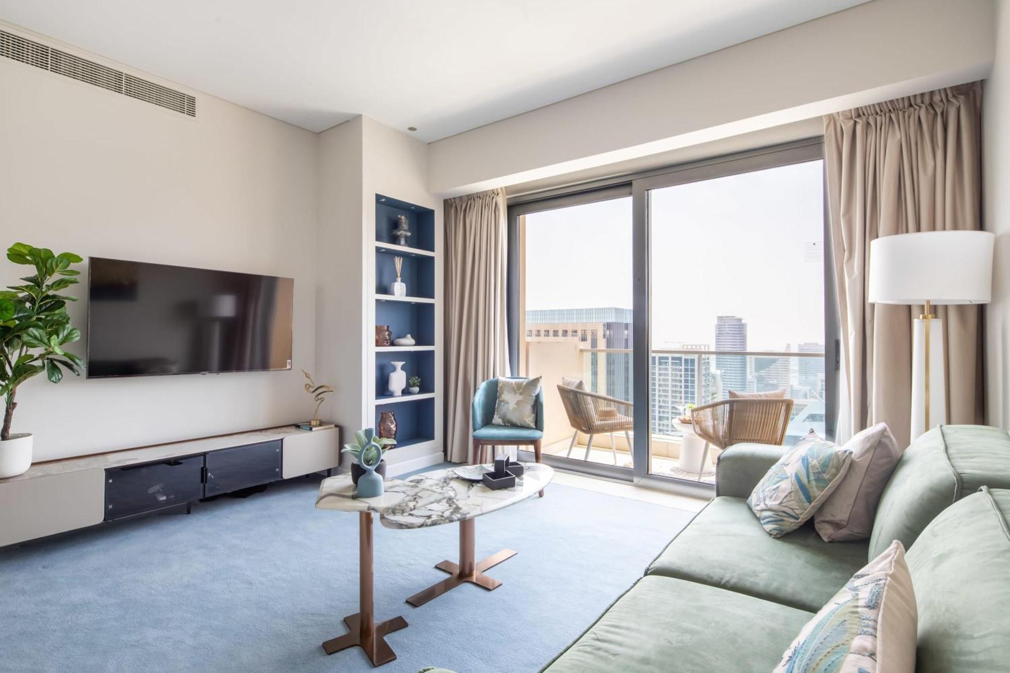 Frank Porter - Emaar Residences Marina Apartment Dubai