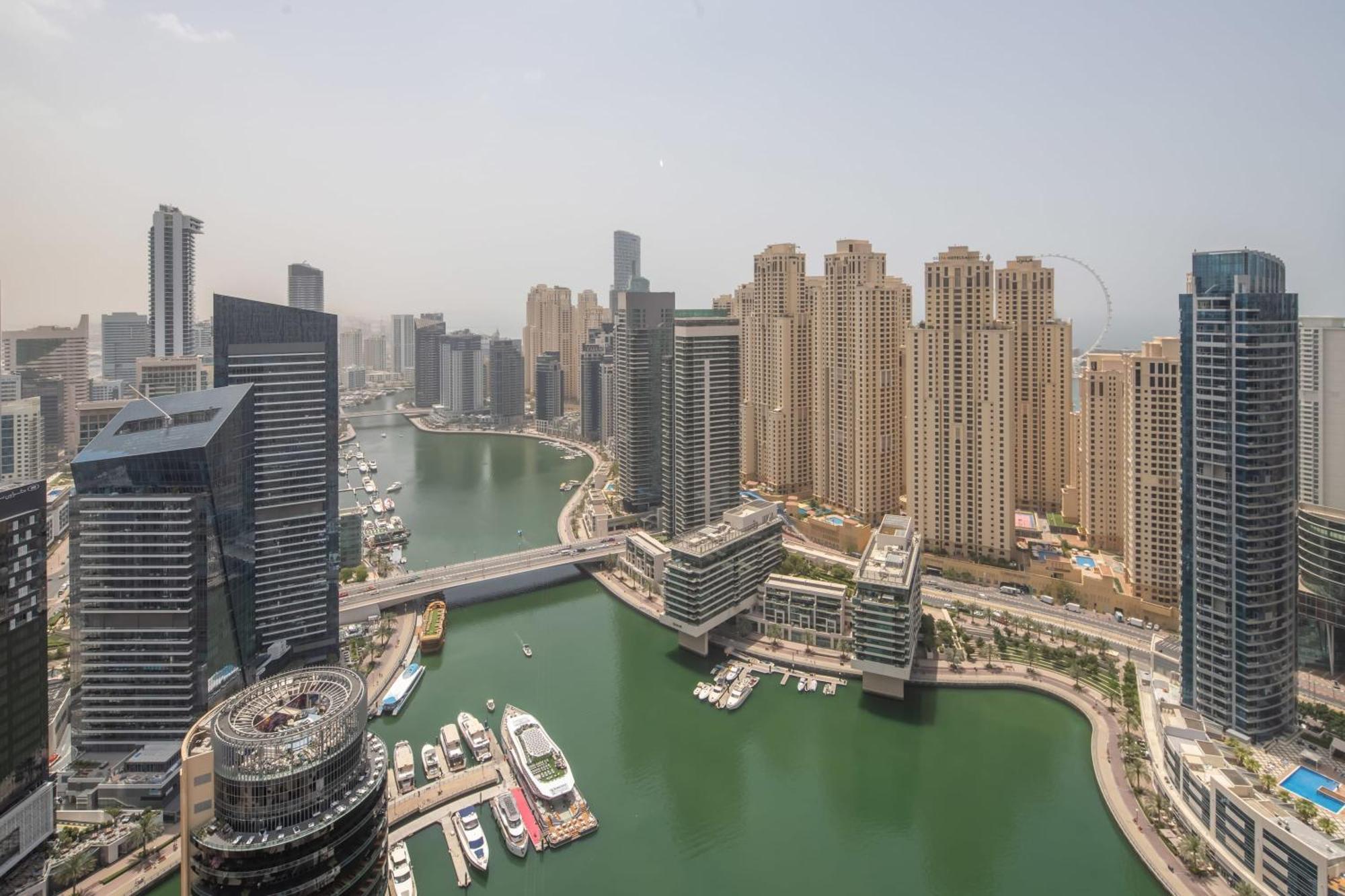 Frank Porter - Emaar Residences Marina Apartment