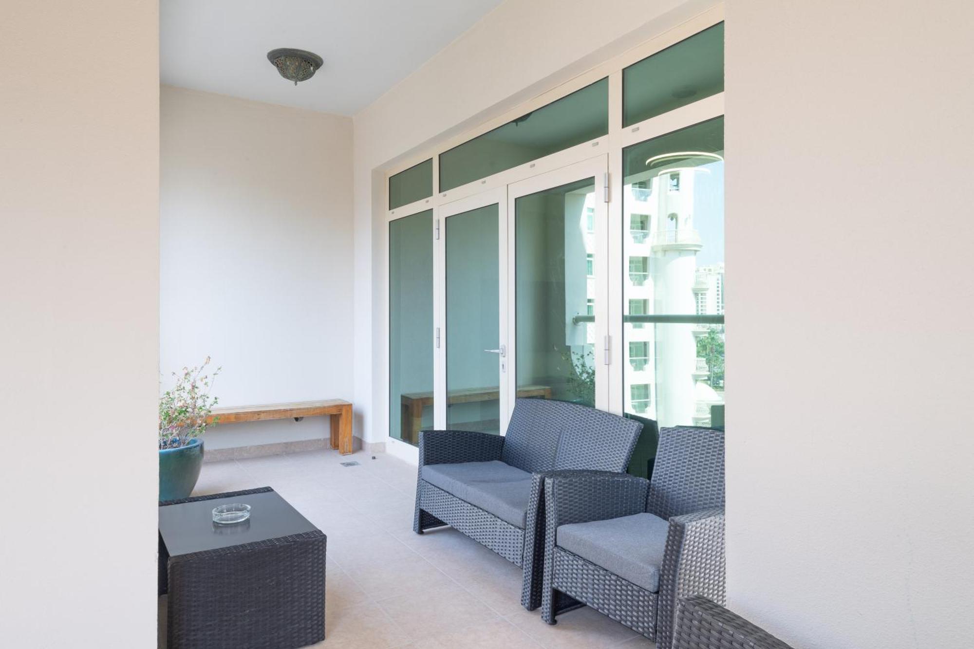Apartment Palm Jumeirah 4br Relaxing With Access