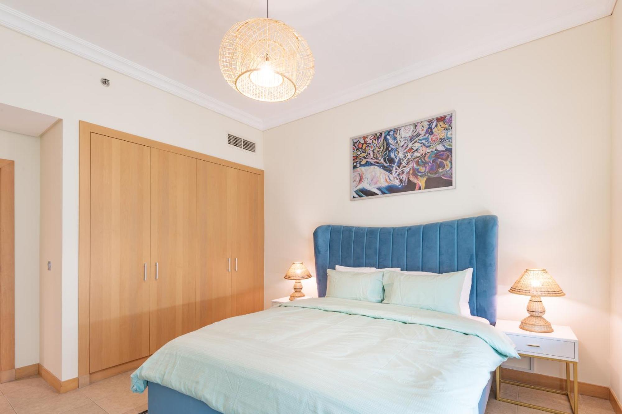 Palm Jumeirah 4br Relaxing With Access Apartment