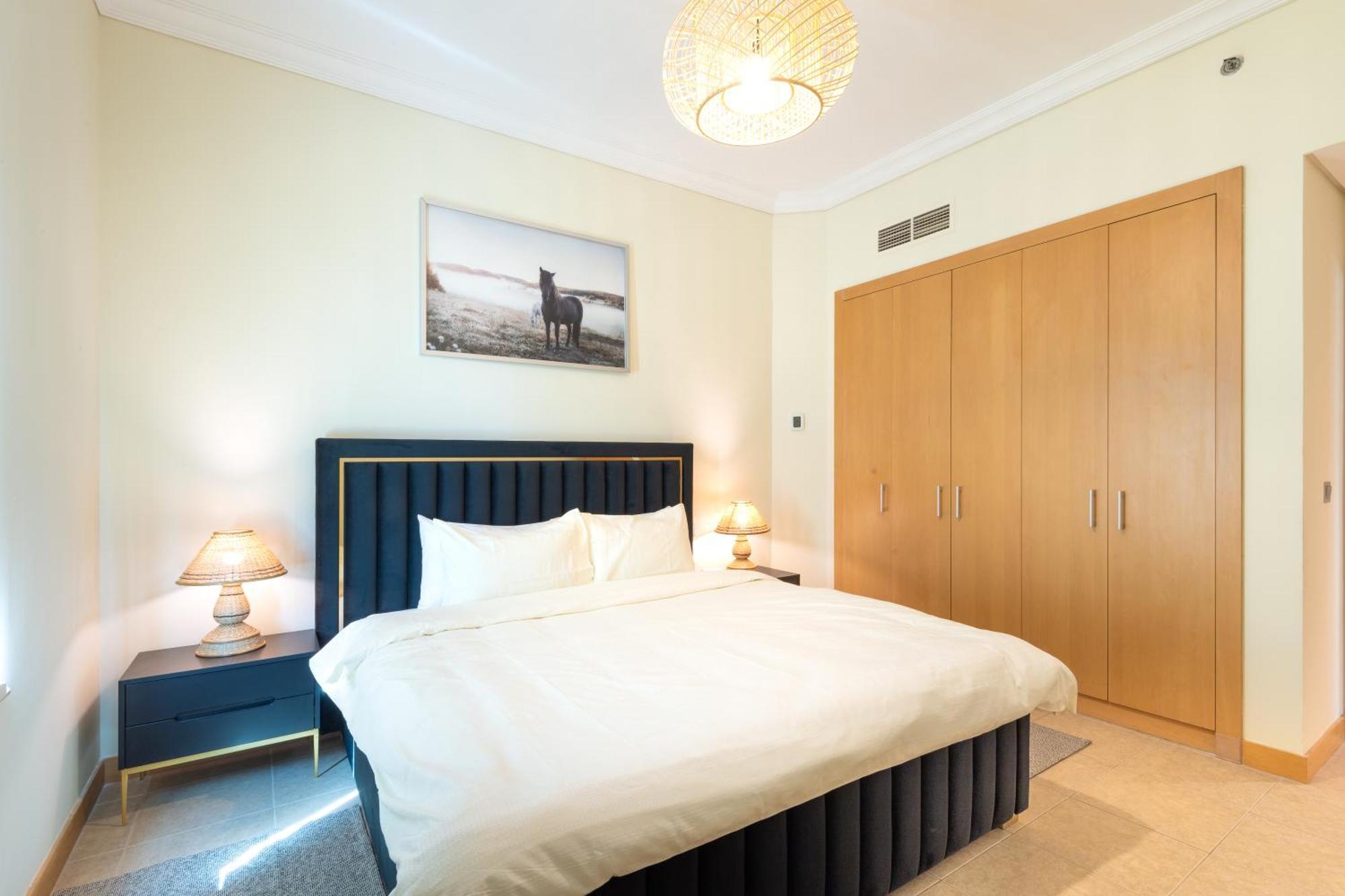 Palm Jumeirah 4br Relaxing With Access Apartment *