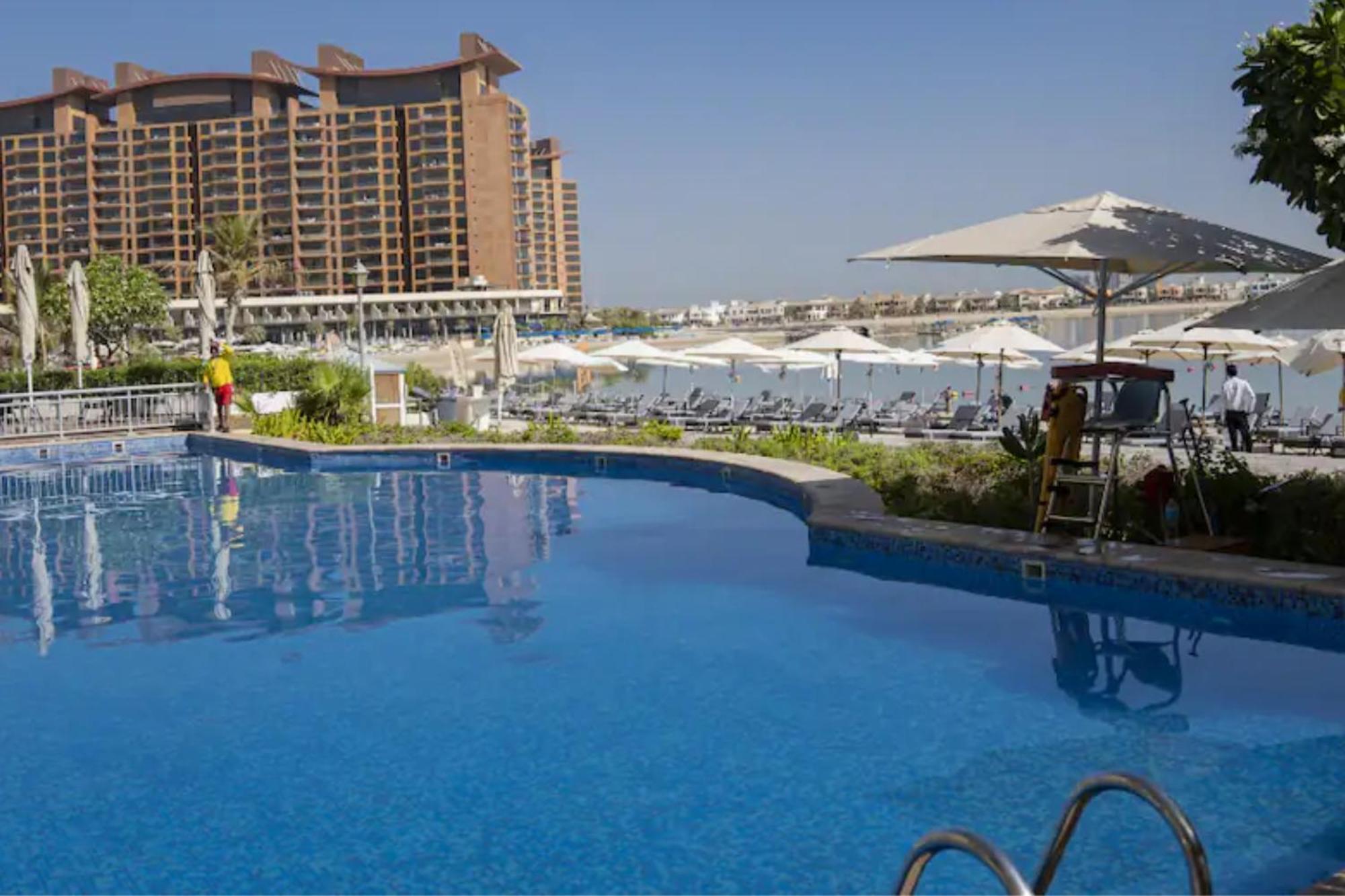 Palm Jumeirah 4br Relaxing With Access Apartment