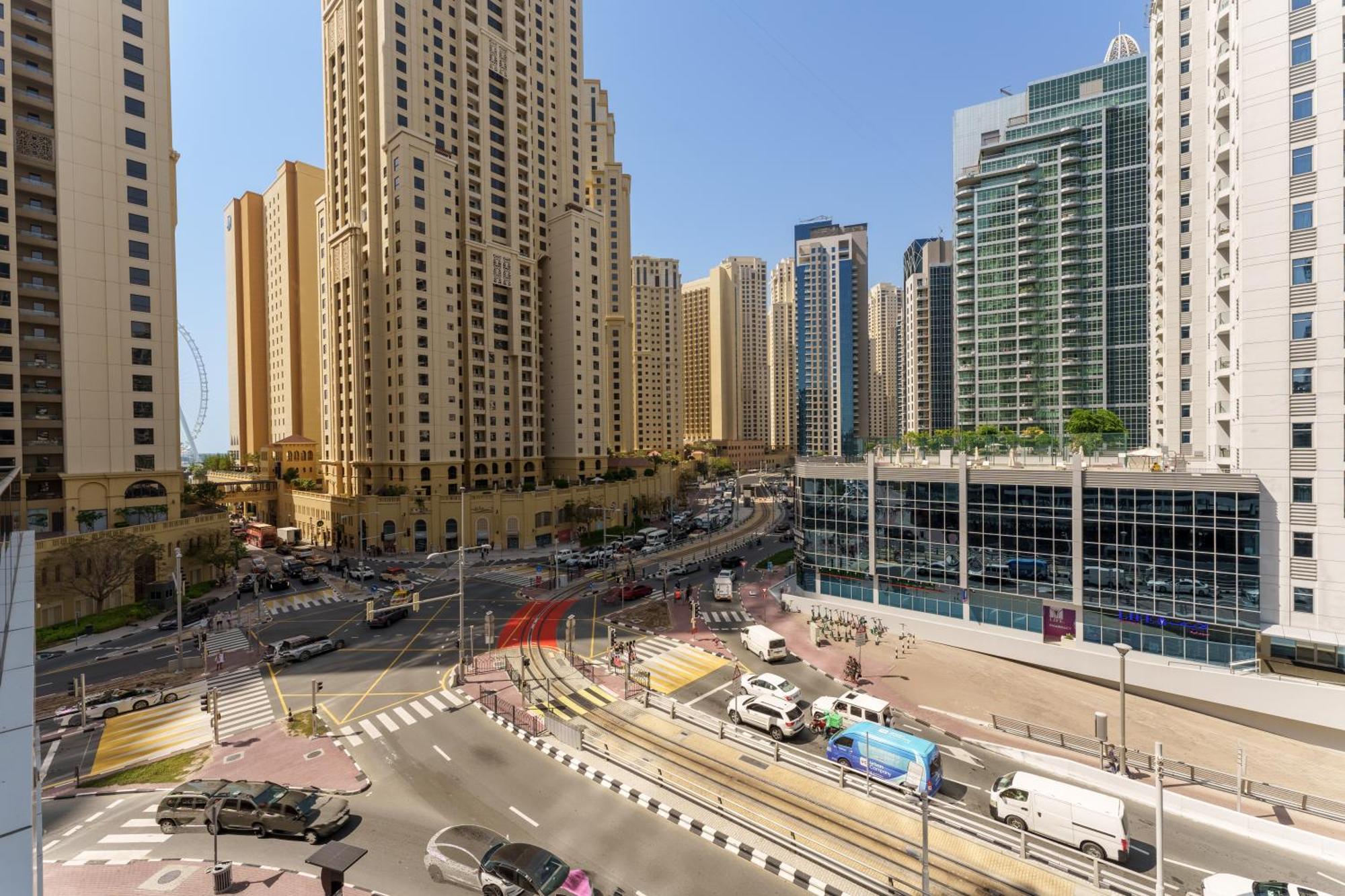 Your Gateway In Sparkle Tower Jbr By Suiteable Apartment *