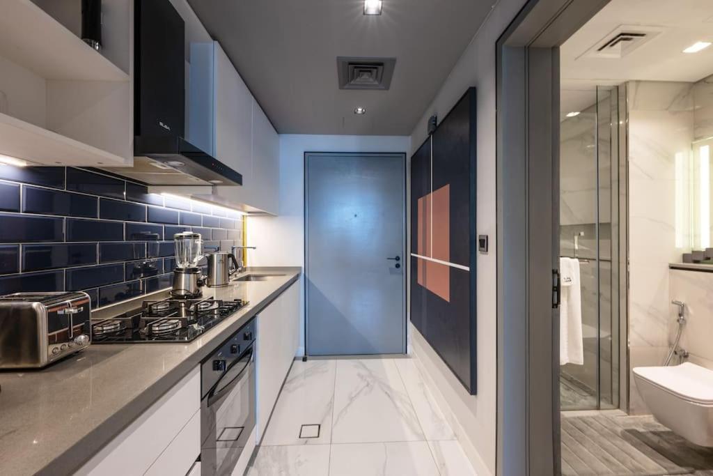 Luxury In Mag 318 Business Bay - 1523 * Dubai