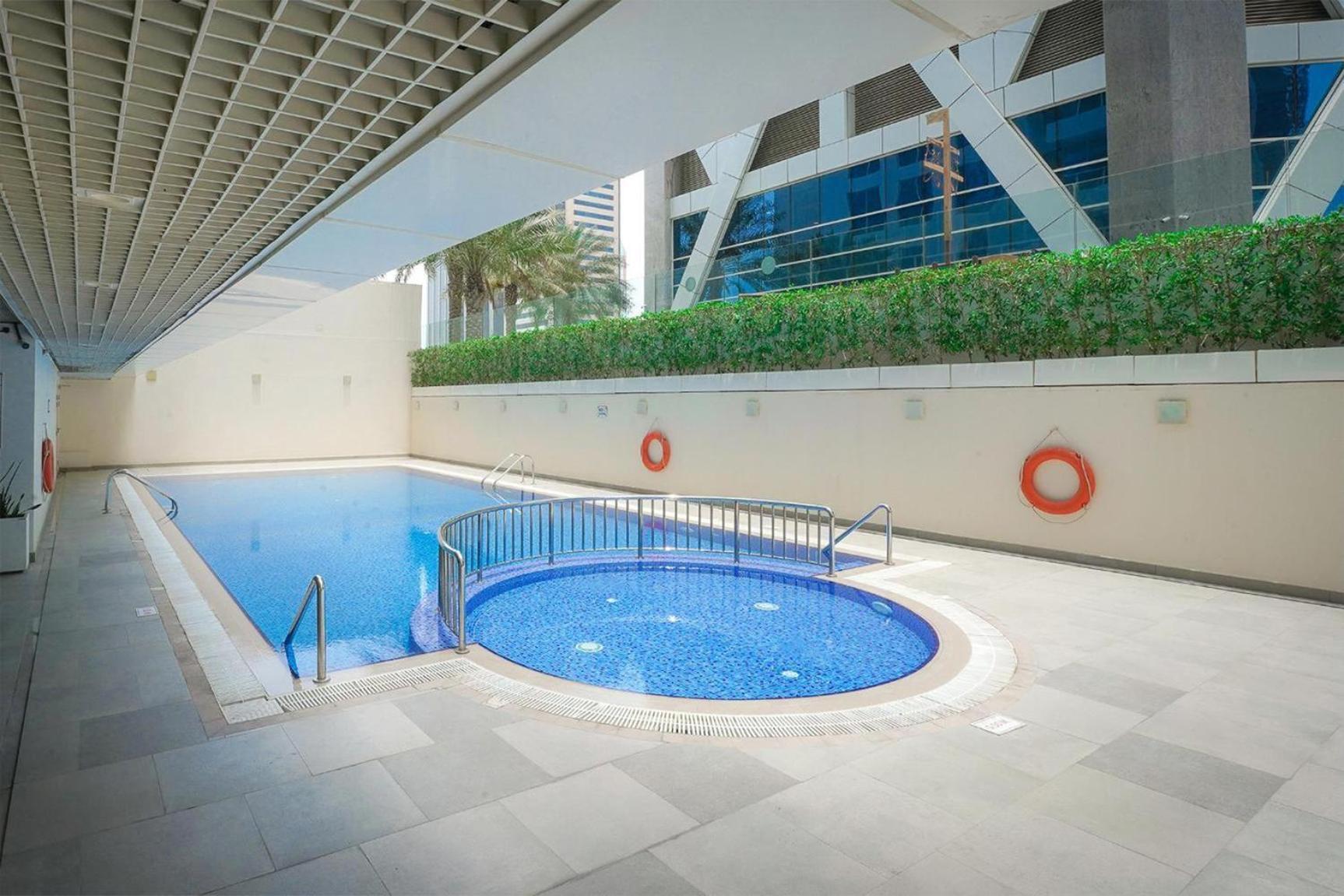 2br In Marina Walk To Dining & Nightlife Apartment Dubai