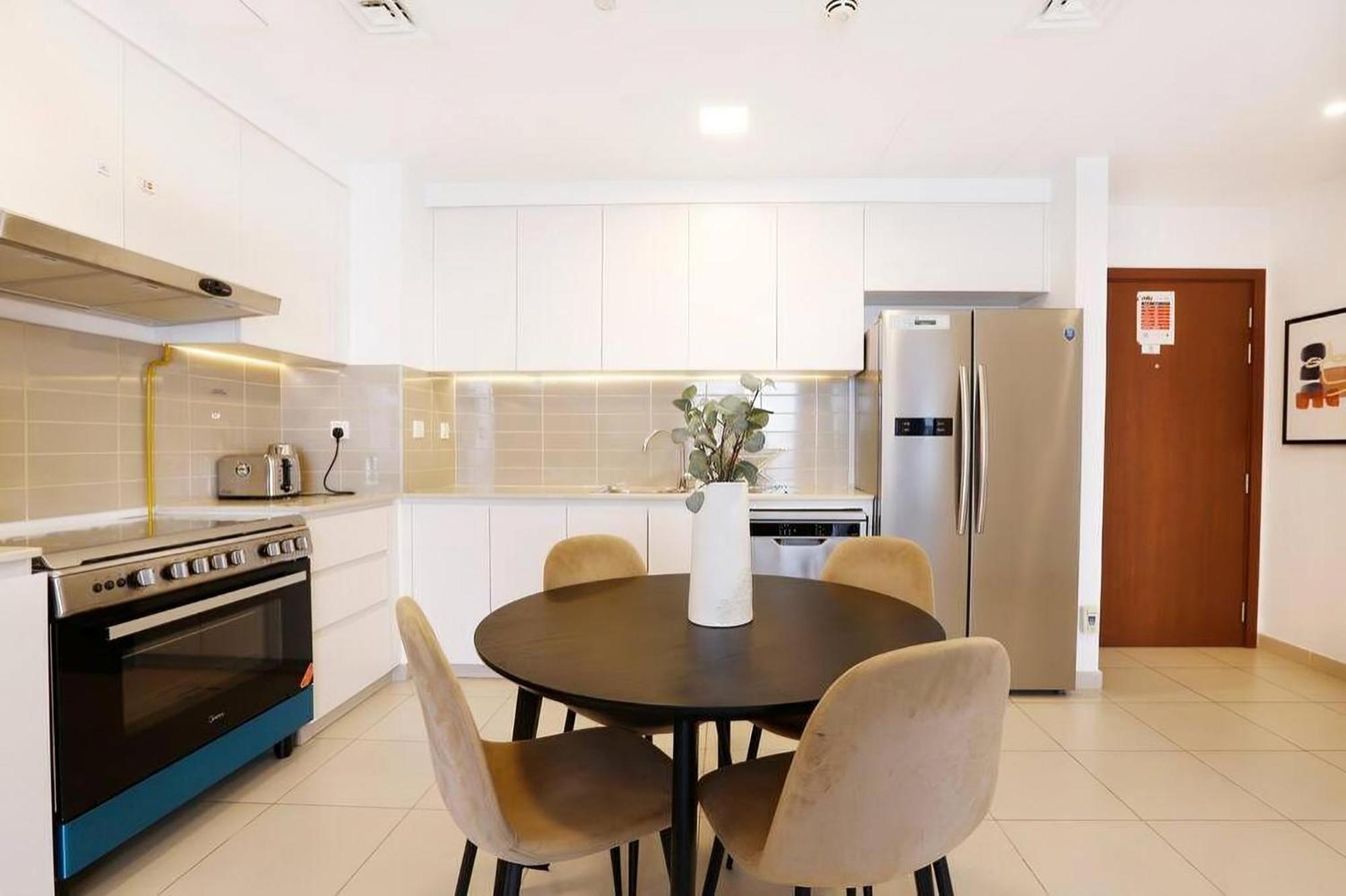 Brown Stone - Miracle Garden Hayat Apartment