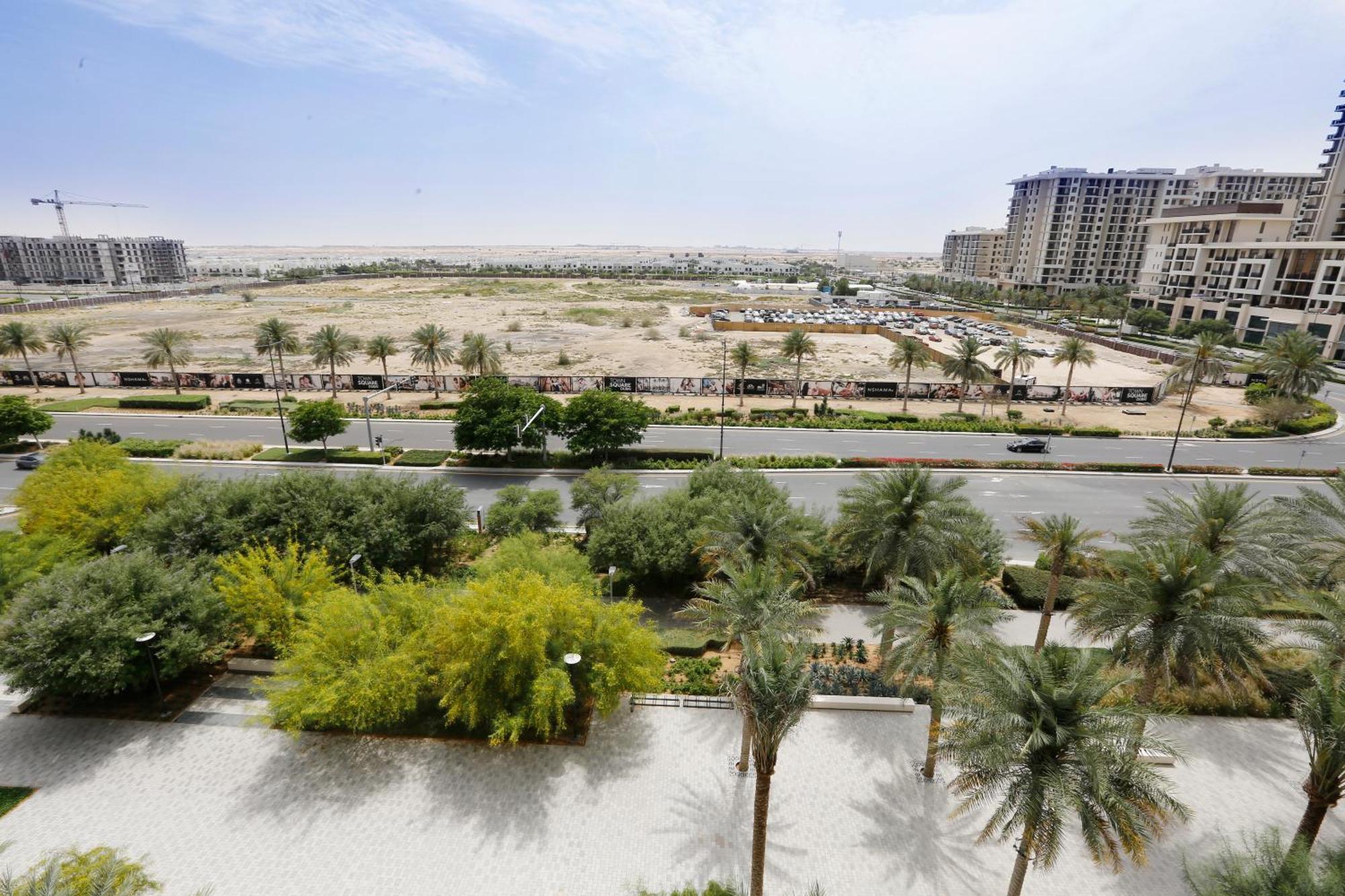 Brown Stone - Miracle Garden Hayat Apartment