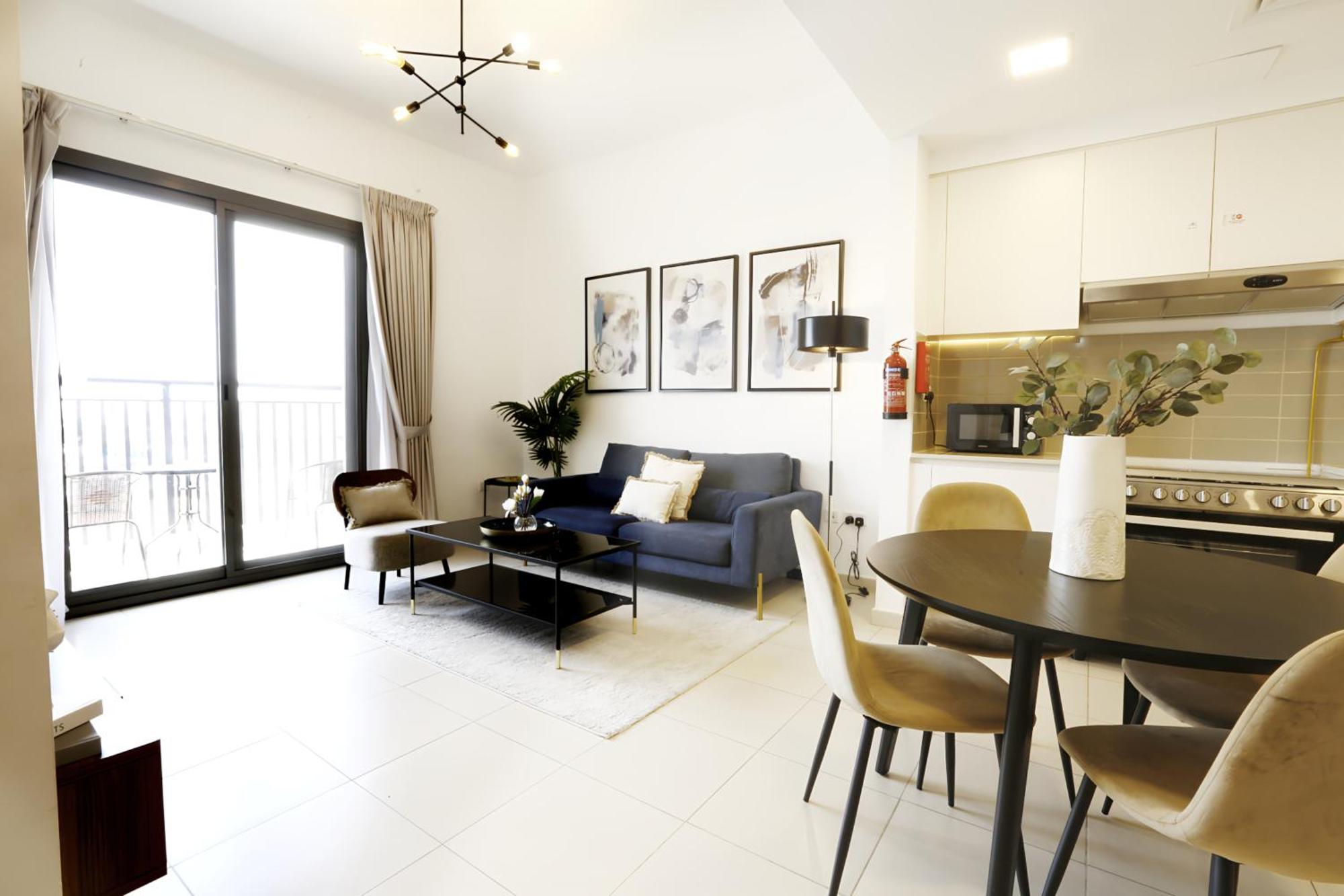 Brown Stone - Miracle Garden Hayat Apartment