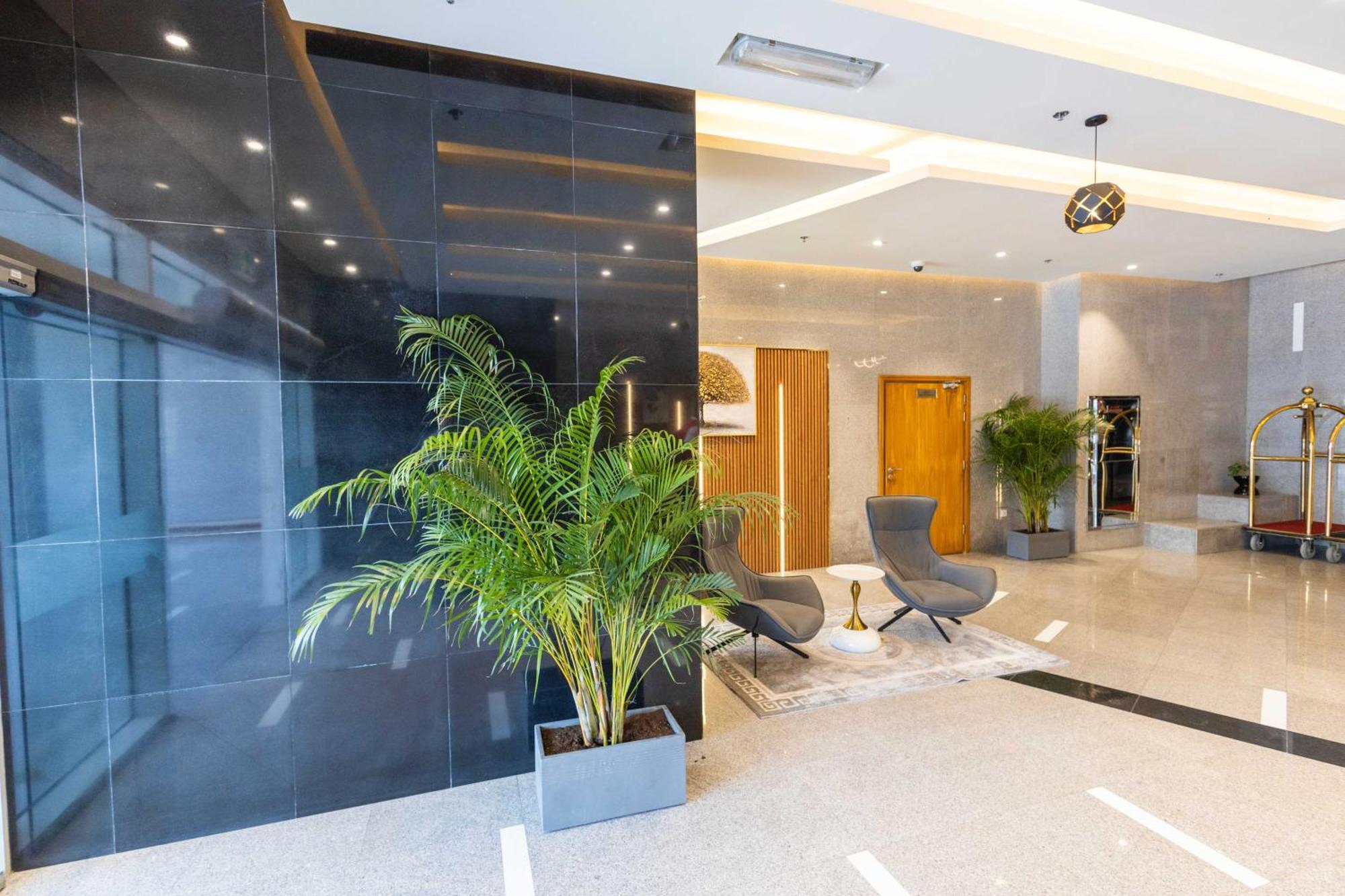 Lux Studio Apartment, Burj Al Nujoom Apartment Dubai
