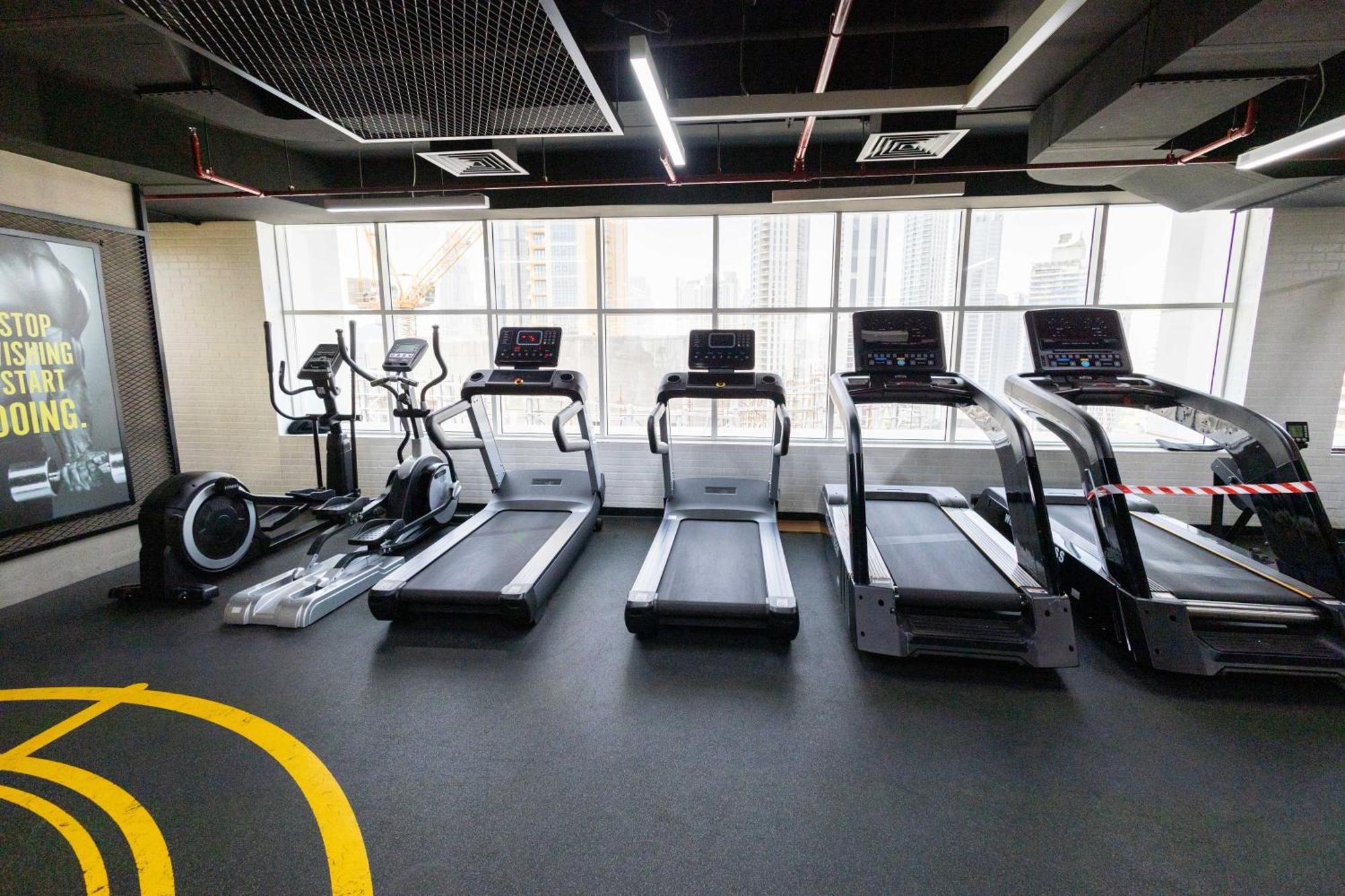 Lux Studio Apartment, Burj Al Nujoom *