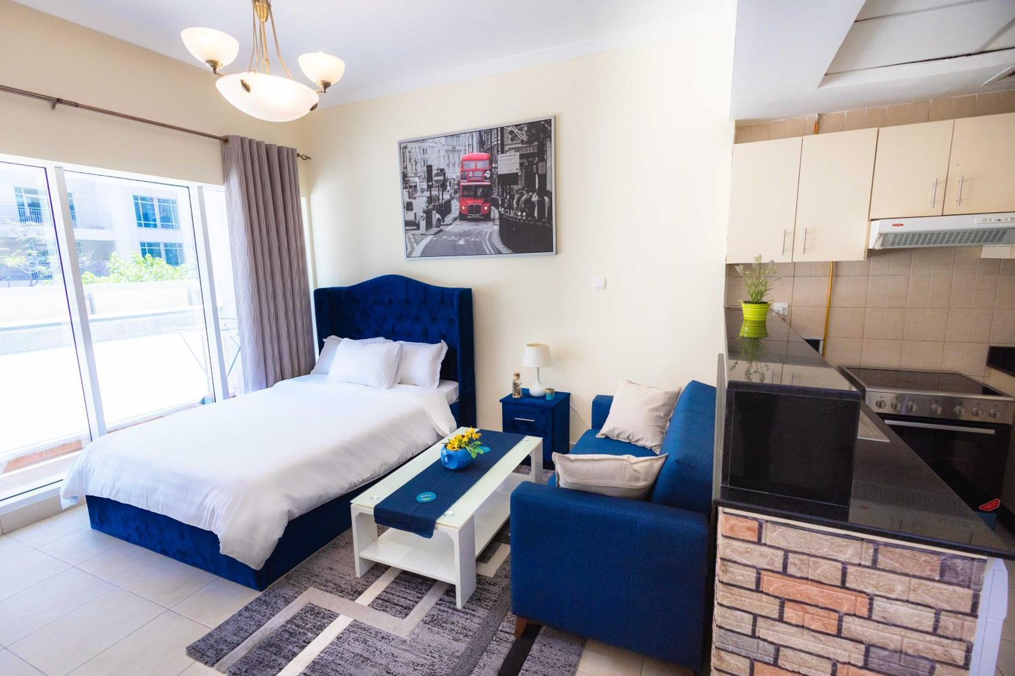 Lux Studio Apartment, Burj Al Nujoom Apartment *