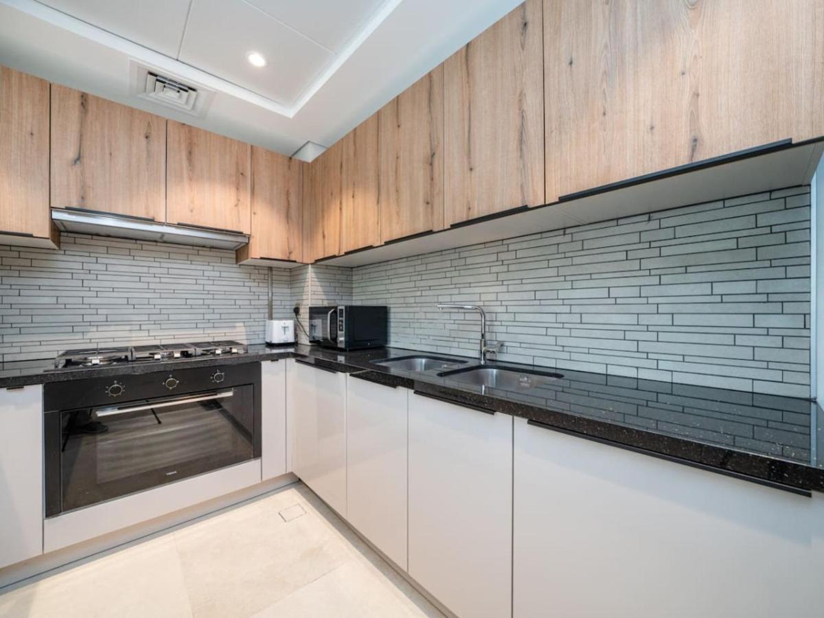 Jvc 2 Bed - Expansive Terrace Dubai