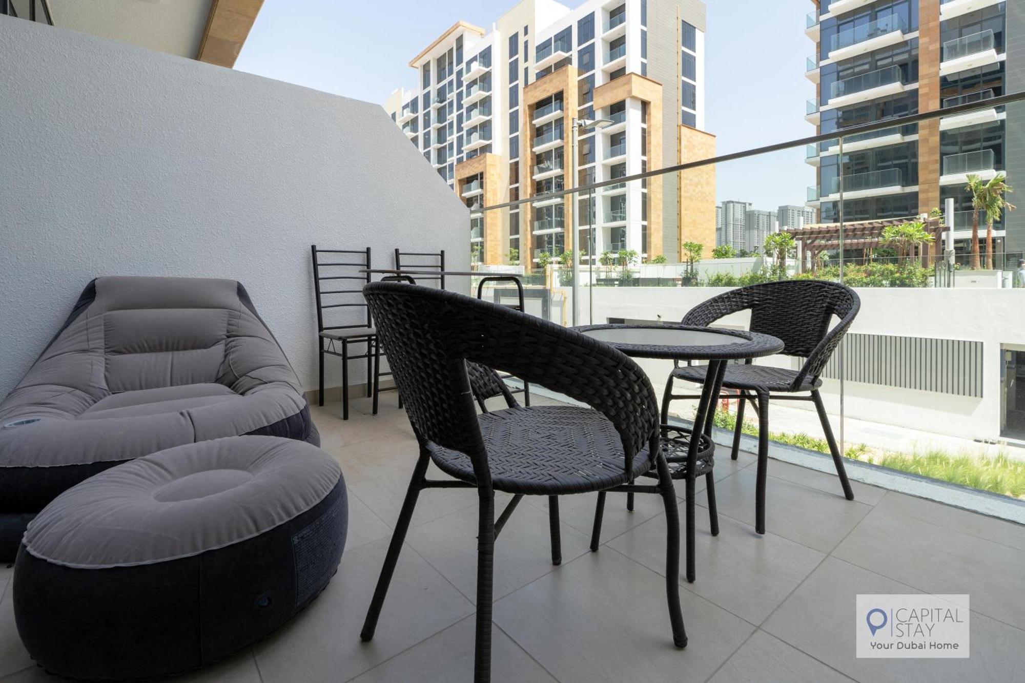 Cozy In Azizi Riviera Apartment