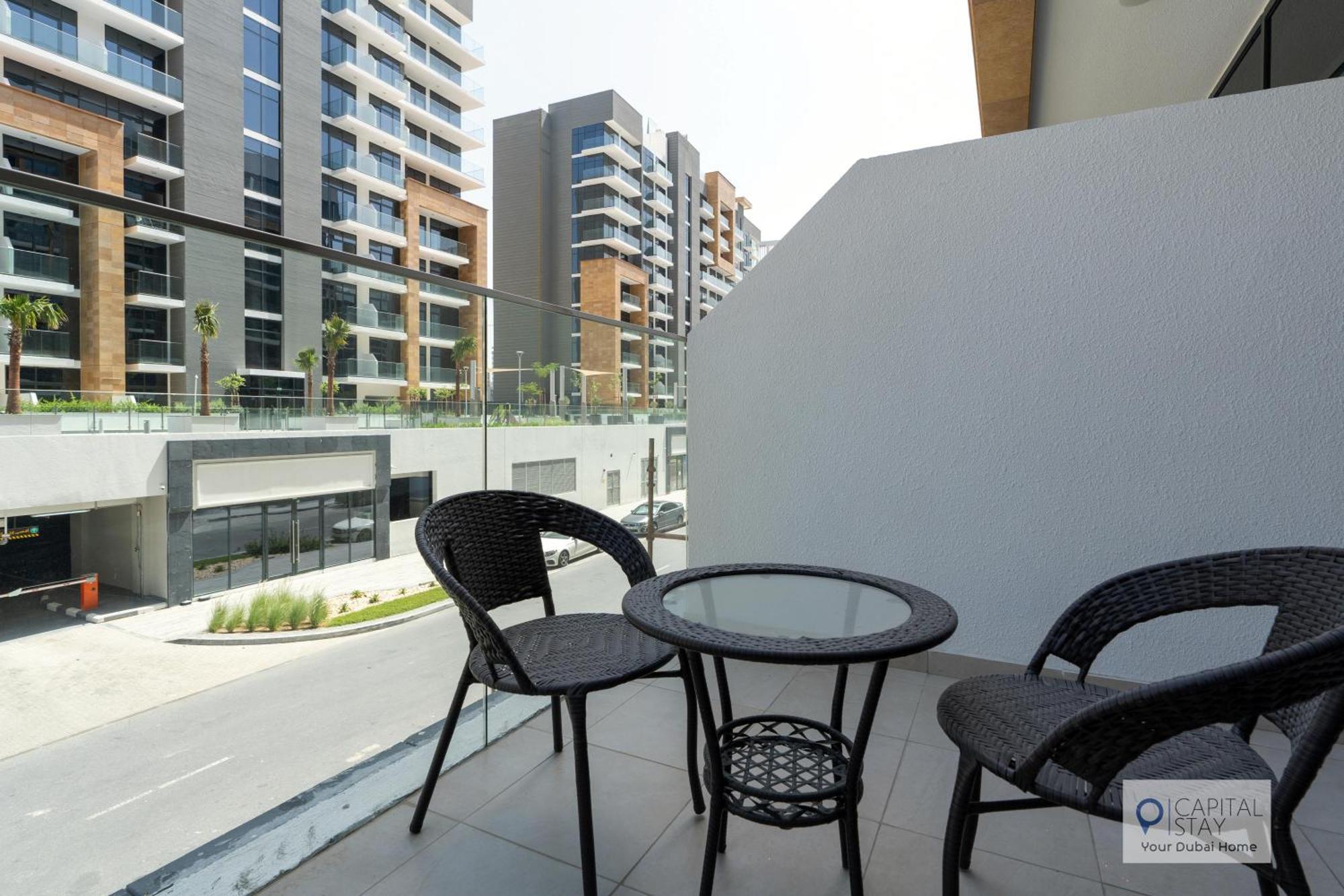 Cozy In Azizi Riviera Dubai