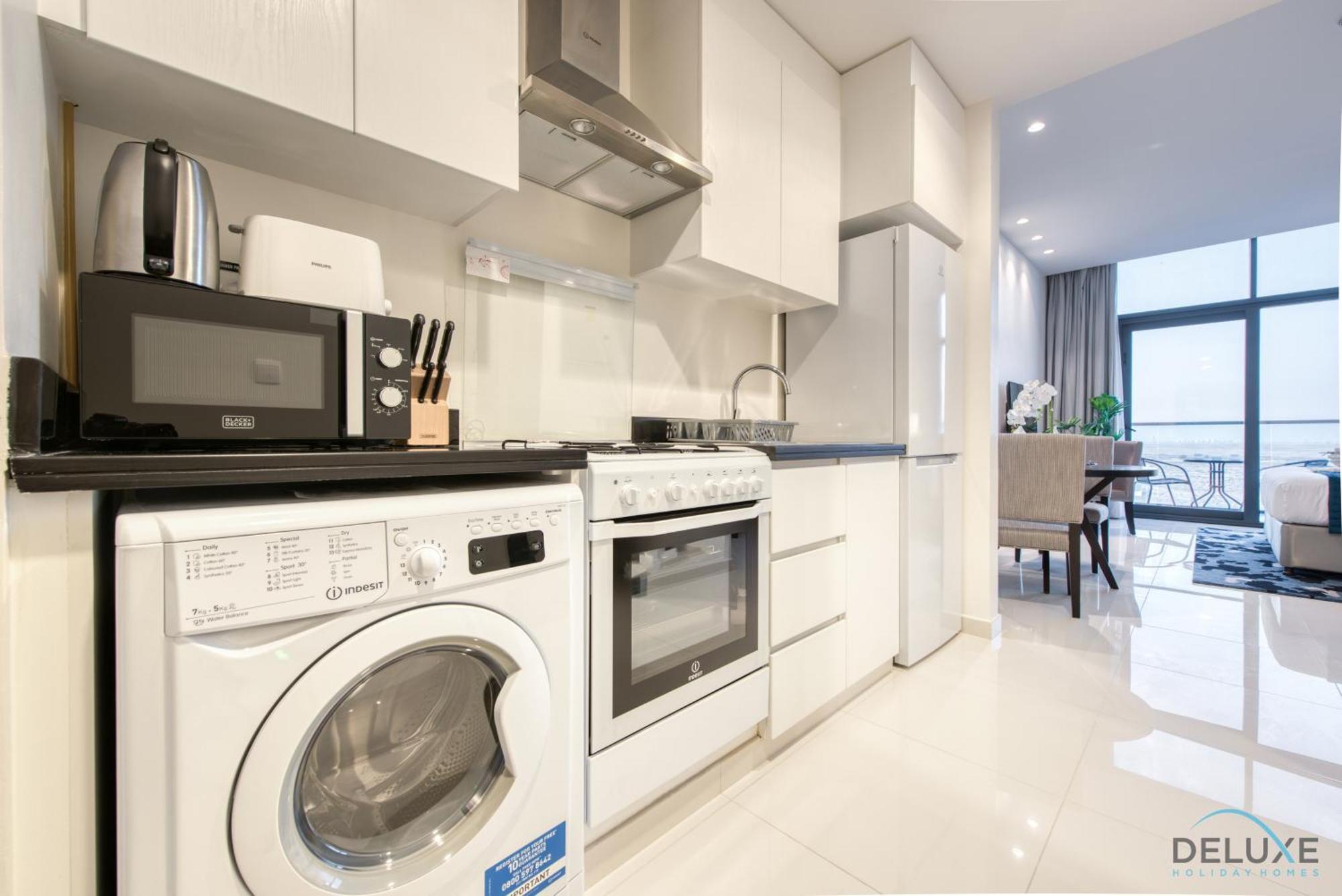 Charming In Celestia A, South By Deluxe Homes Apartment