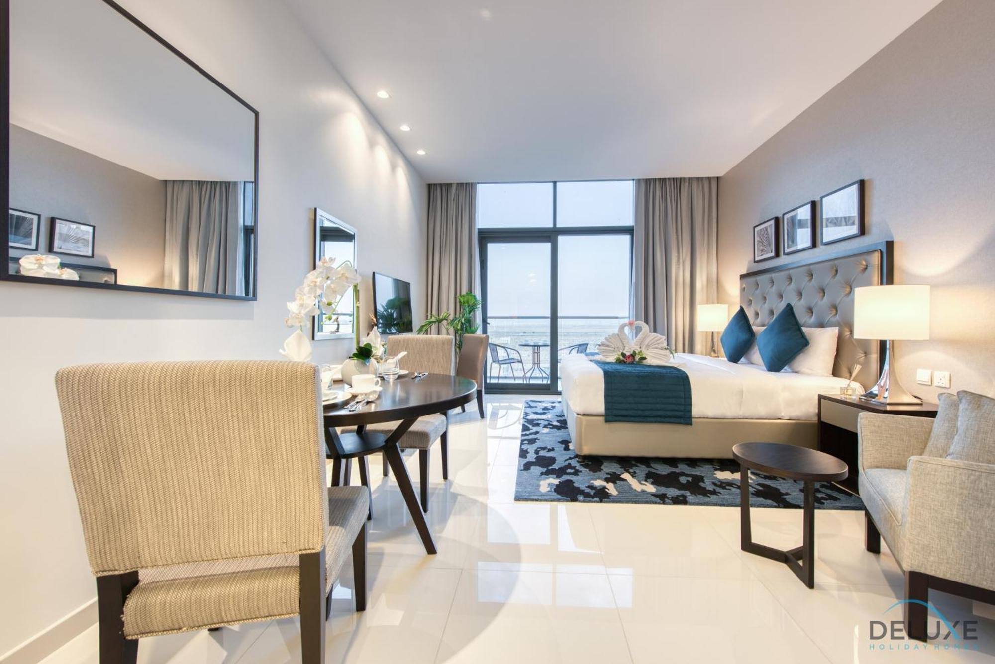 Charming In Celestia A, South By Deluxe Homes Apartment