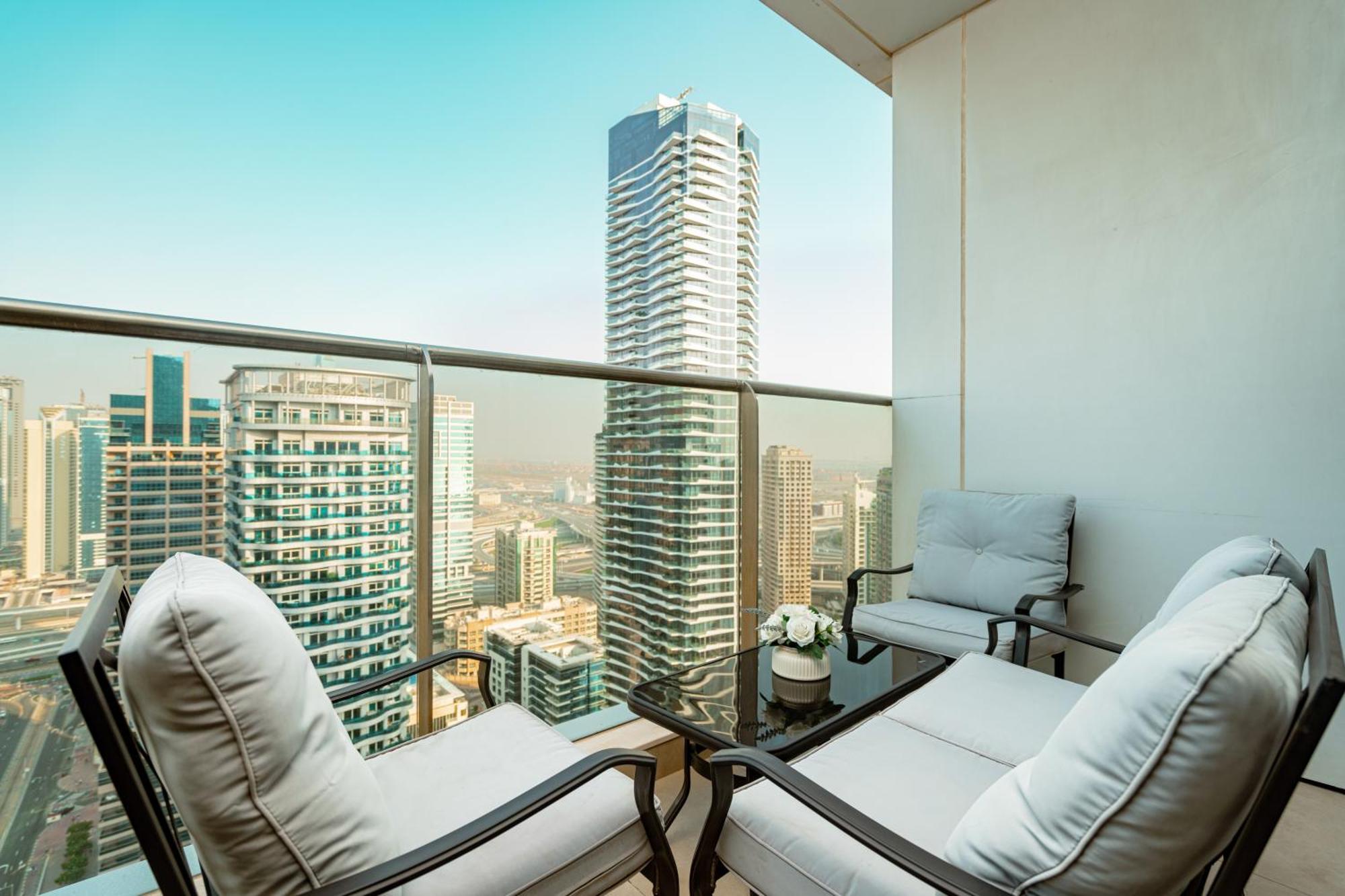 Prime Retreats - Sparkle Tower Marina Apartment